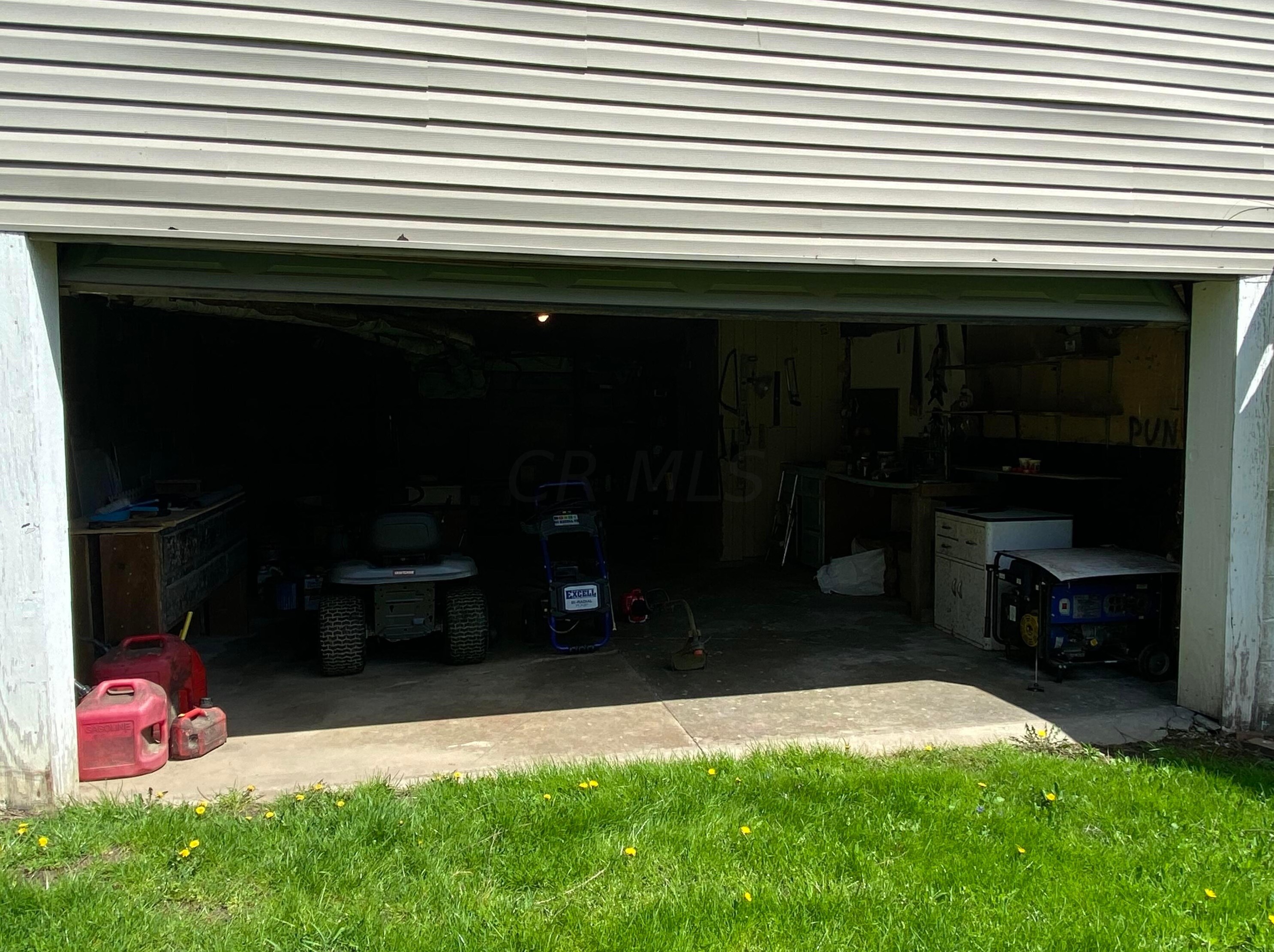 855 Mcgrery Rd, Lancaster OH 43130-9650 exterior