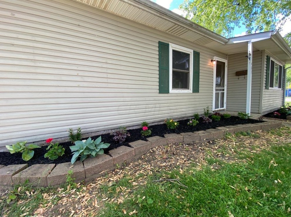 483 Stella Ave, Circleville, OH 43113-1854