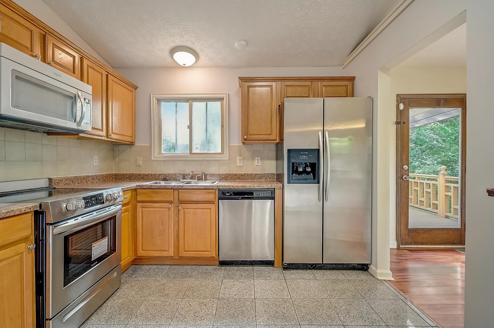 3974 Millstone Rd, Columbus OH  43207-4633 exterior