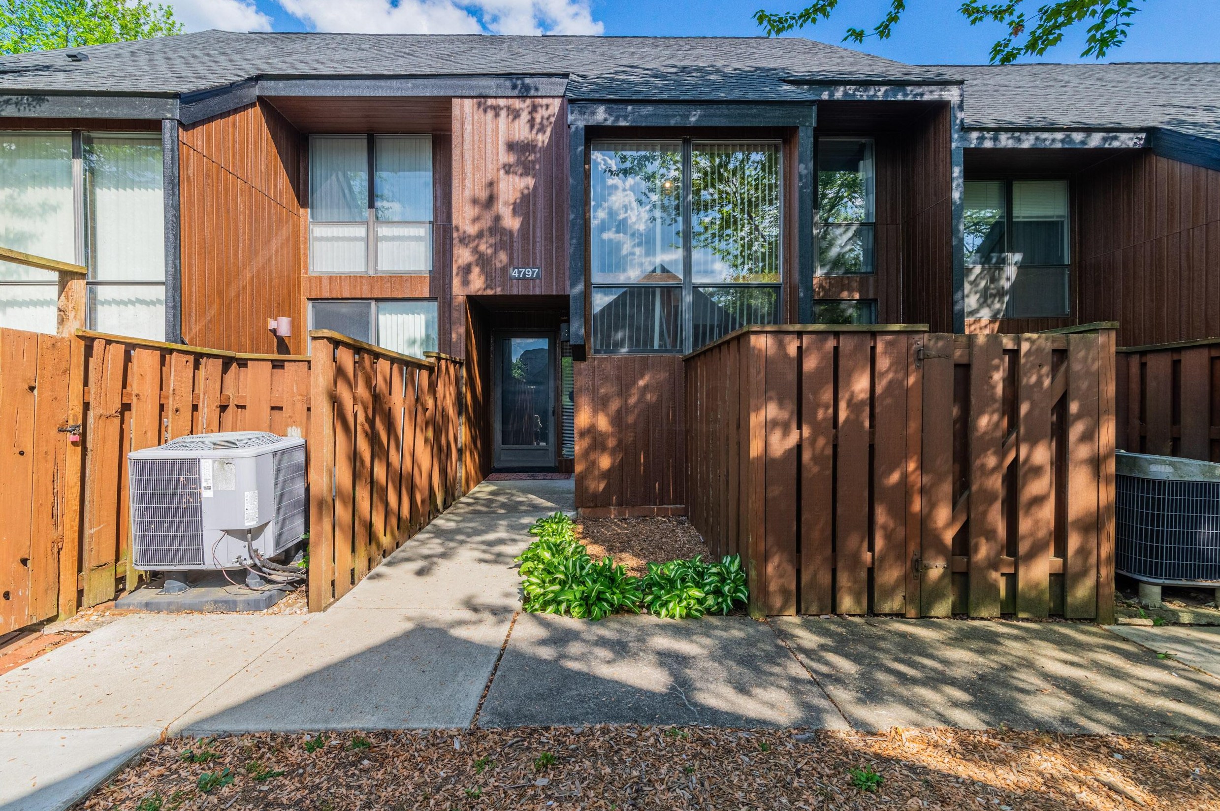 4797 Powderhorn Ln, Westerville, OH 43081-7802