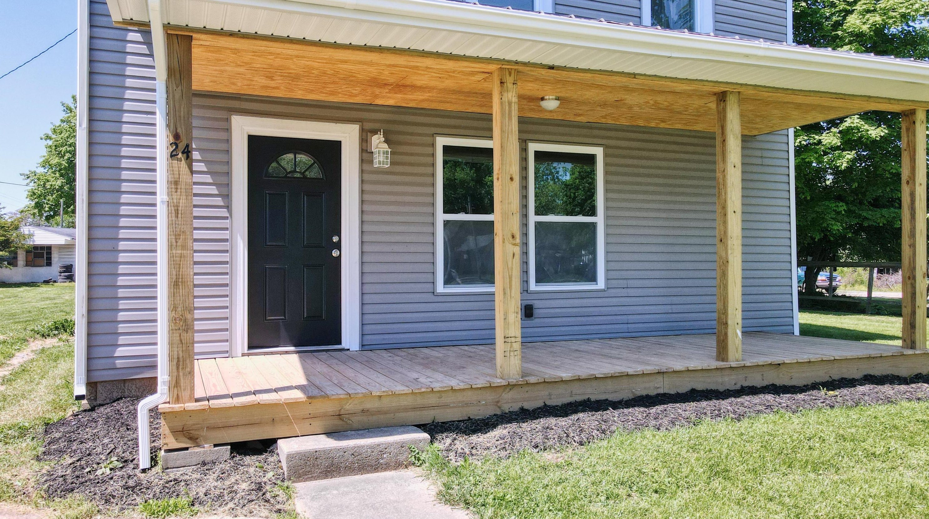 24 Main St, Bloomingburg, OH 43106