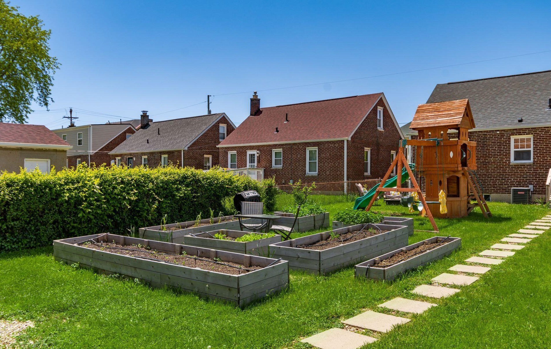 384 Taylor Ave, Columbus OH 43203-1757 exterior