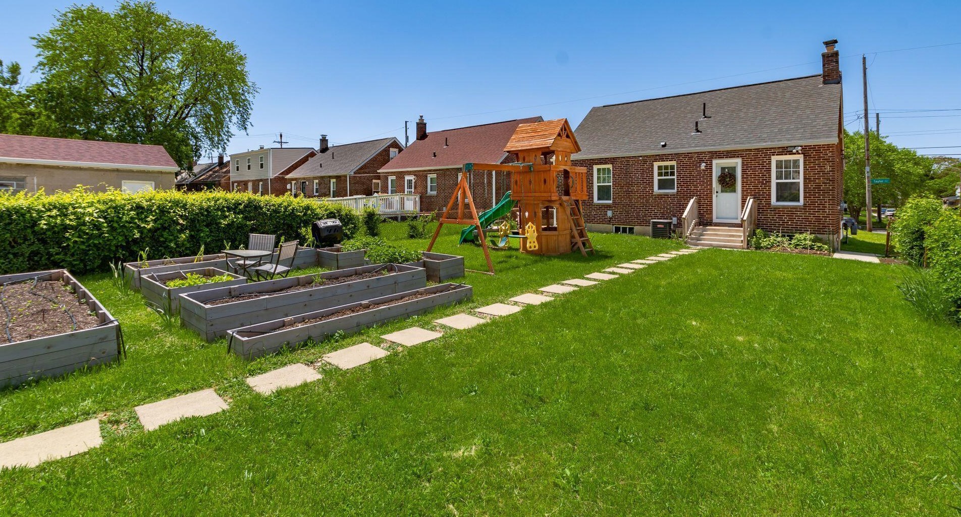 384 Taylor Ave, Columbus OH 43203-1757 exterior