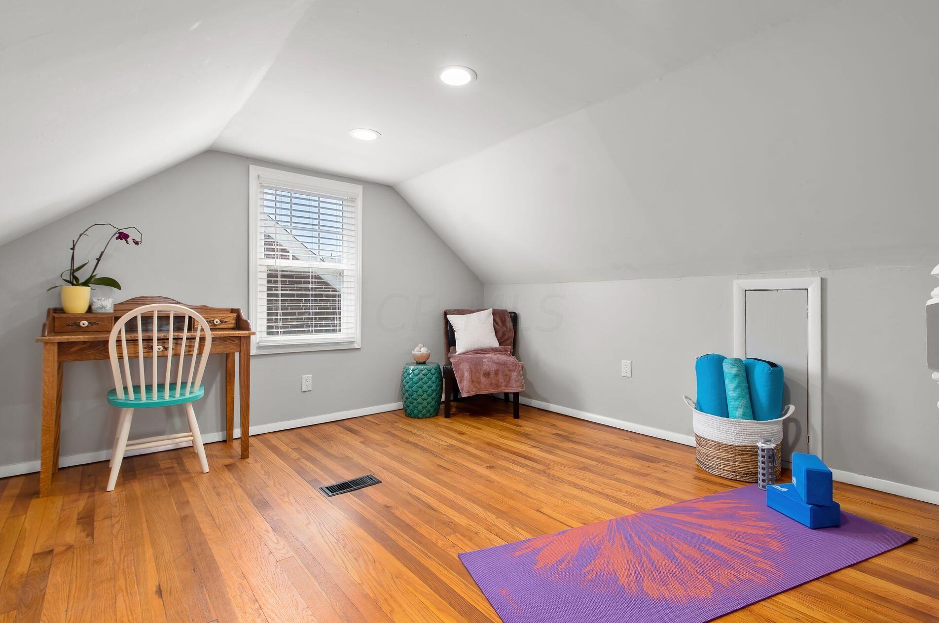 384 Taylor Ave, Columbus OH 43203-1757 exterior