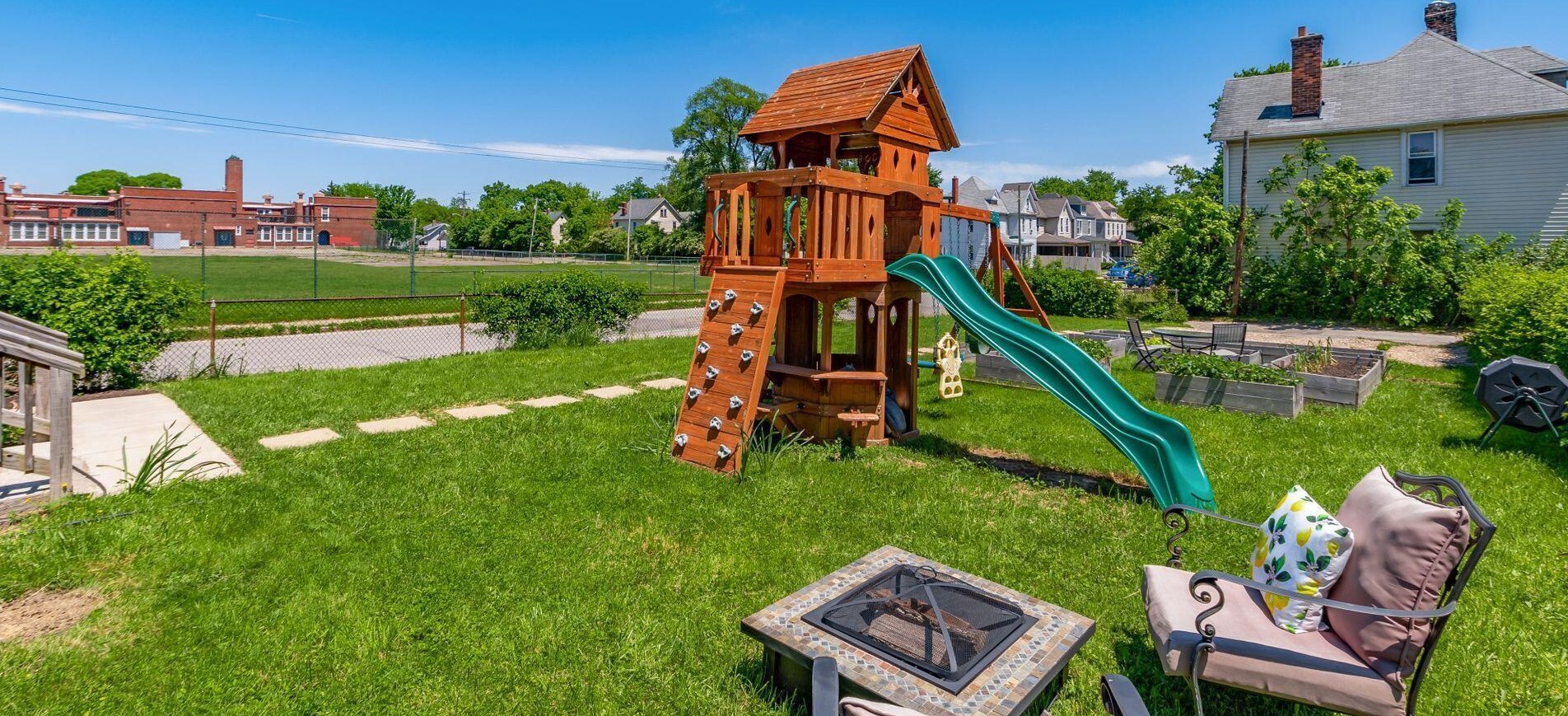 384 Taylor Ave, Columbus OH 43203-1757 exterior