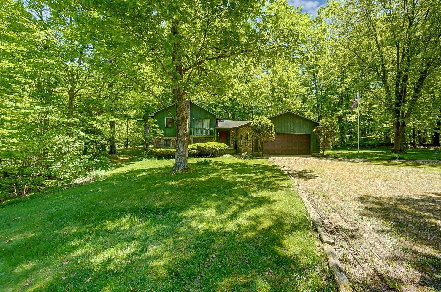 8257 Bowling Green Ln, Lancaster, OH 43130-9227