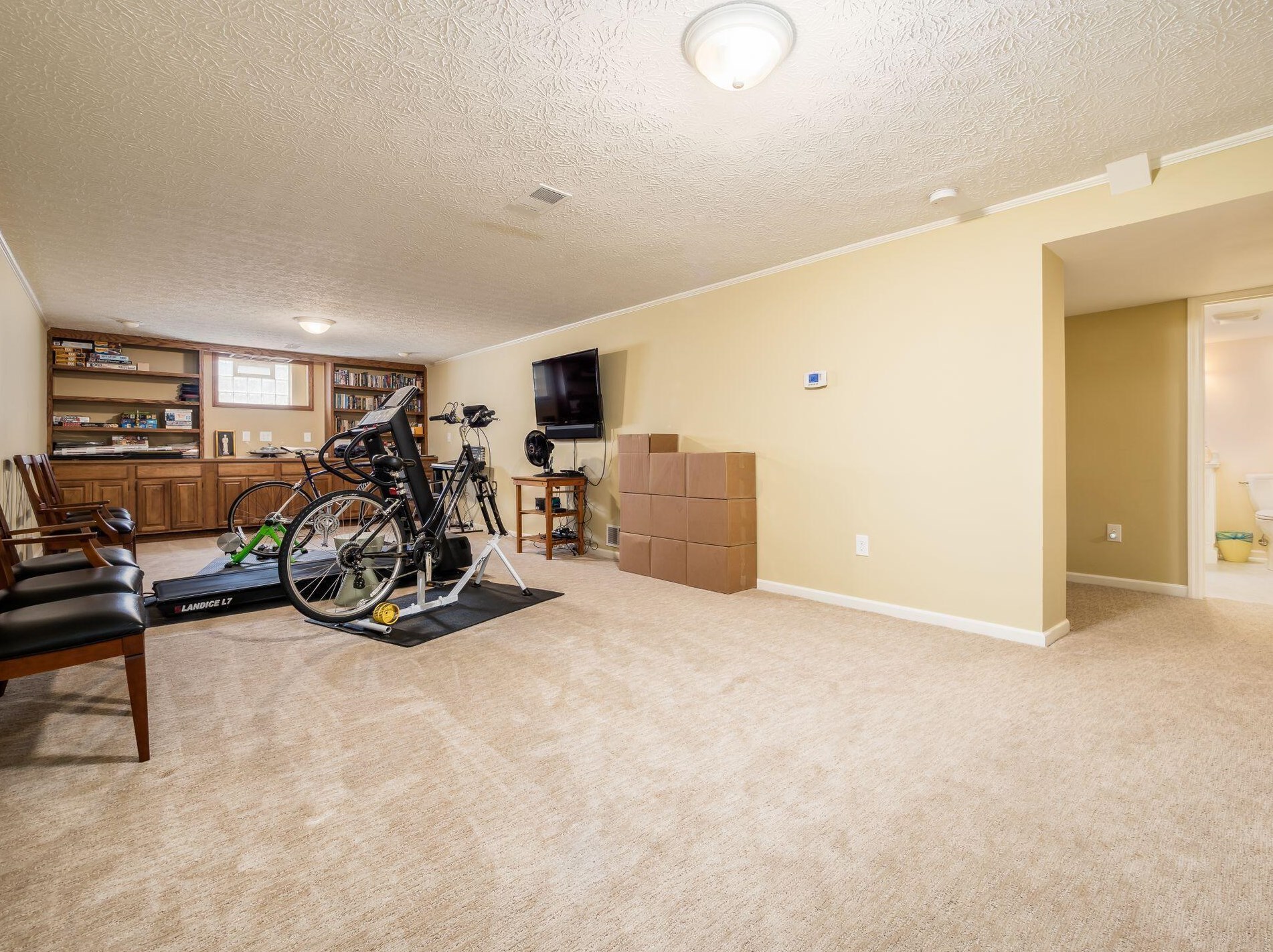 4721 Burbank Dr, Columbus OH exterior