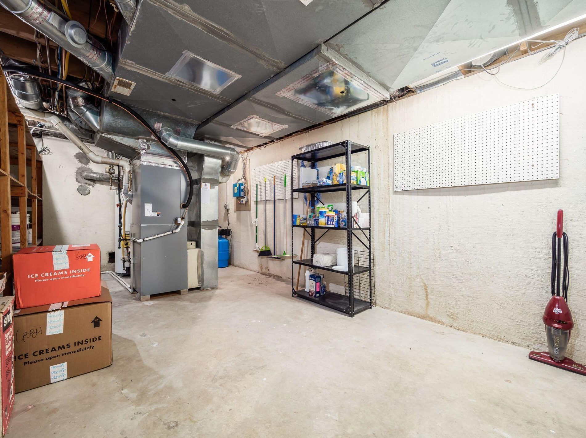 4721 Burbank Dr, Columbus OH exterior