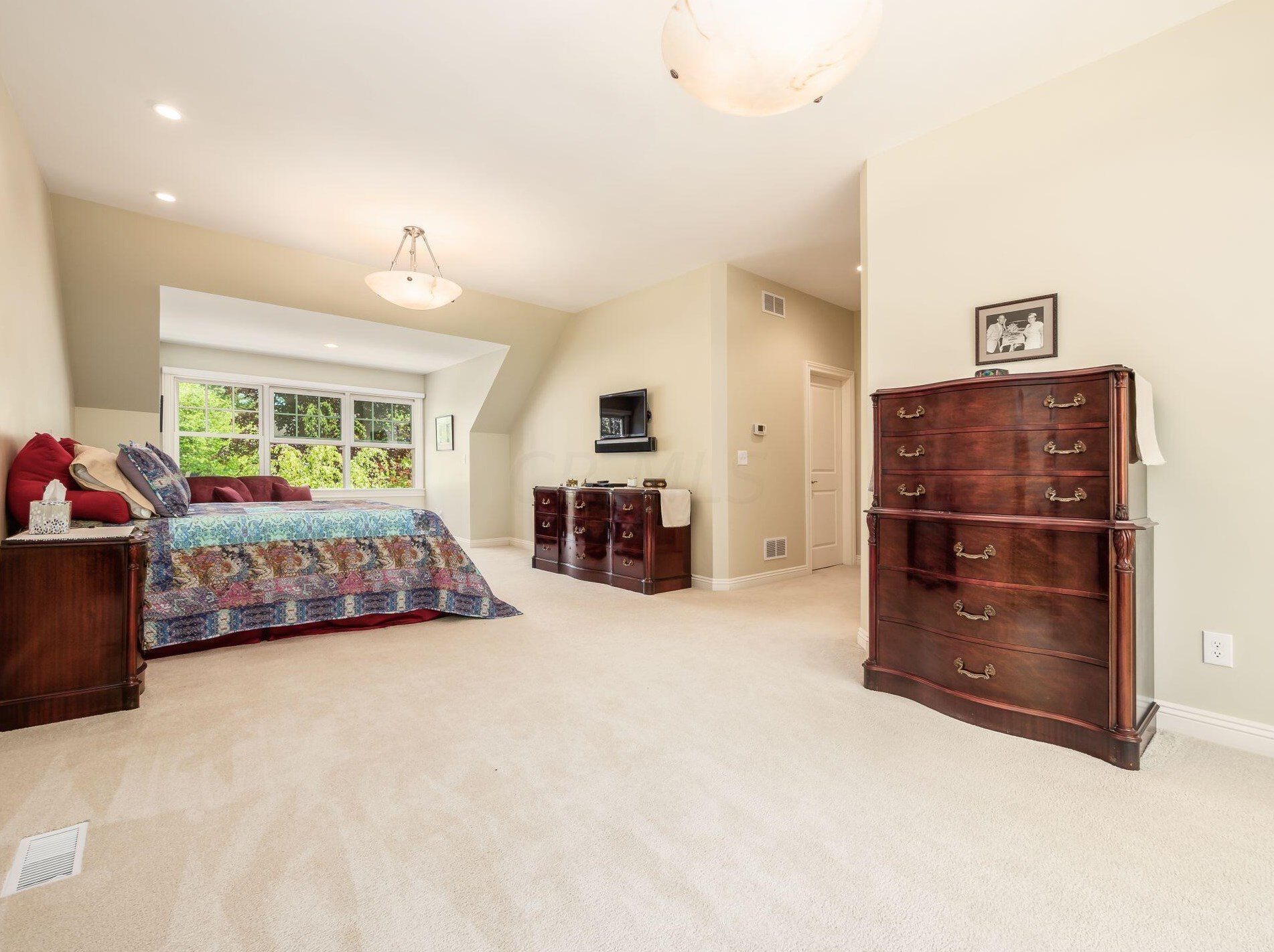 4721 Burbank Dr, Columbus OH exterior