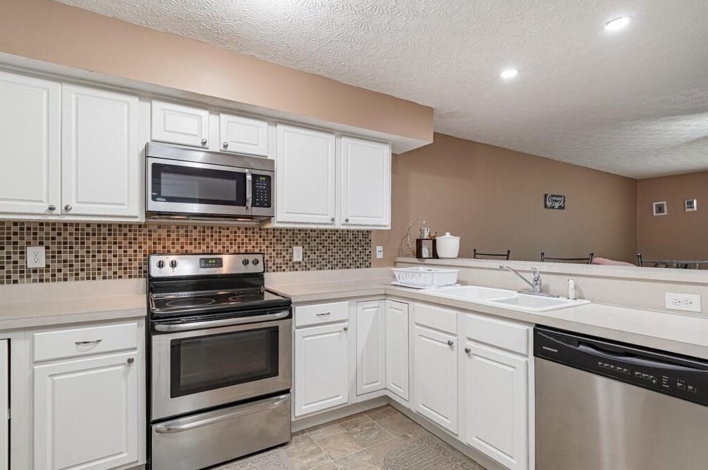 5210 Novelty Ave, Cnl Wnchstr, OH 43110-7928