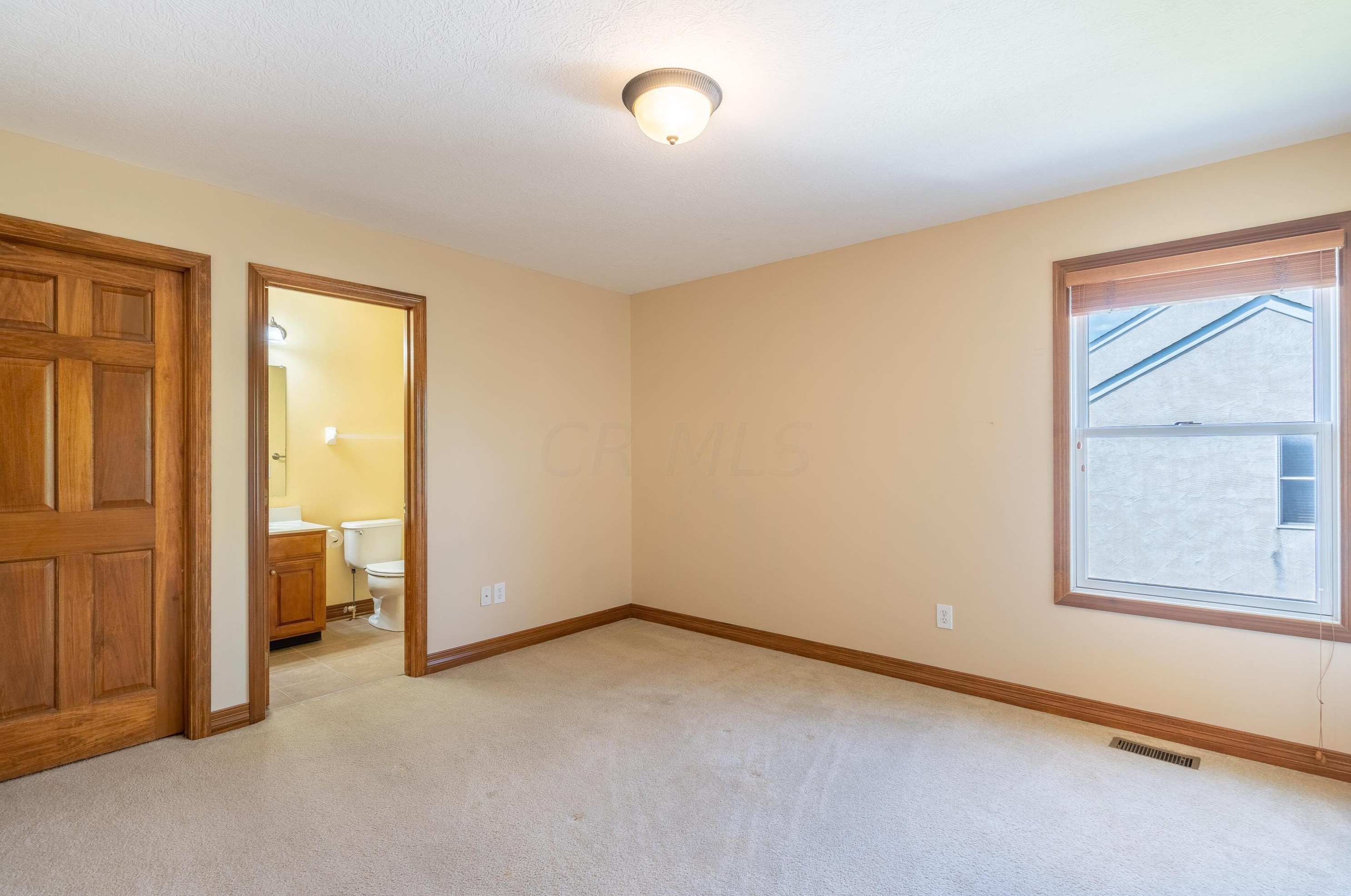 4697 Nadine Park Dr, Hilliard OH 43026-6080 exterior