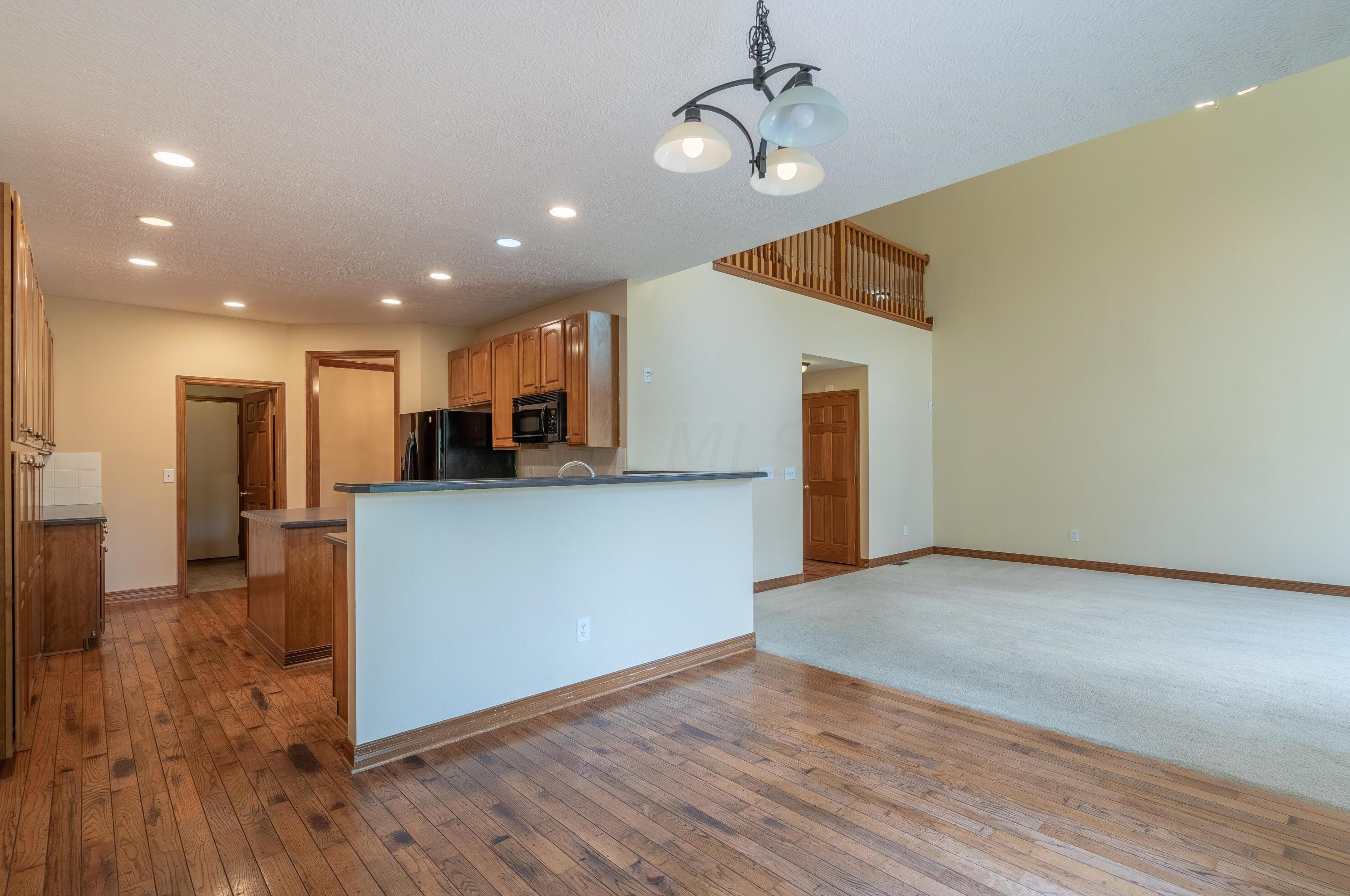 4697 Nadine Park Dr, Hilliard OH 43026-6080 exterior