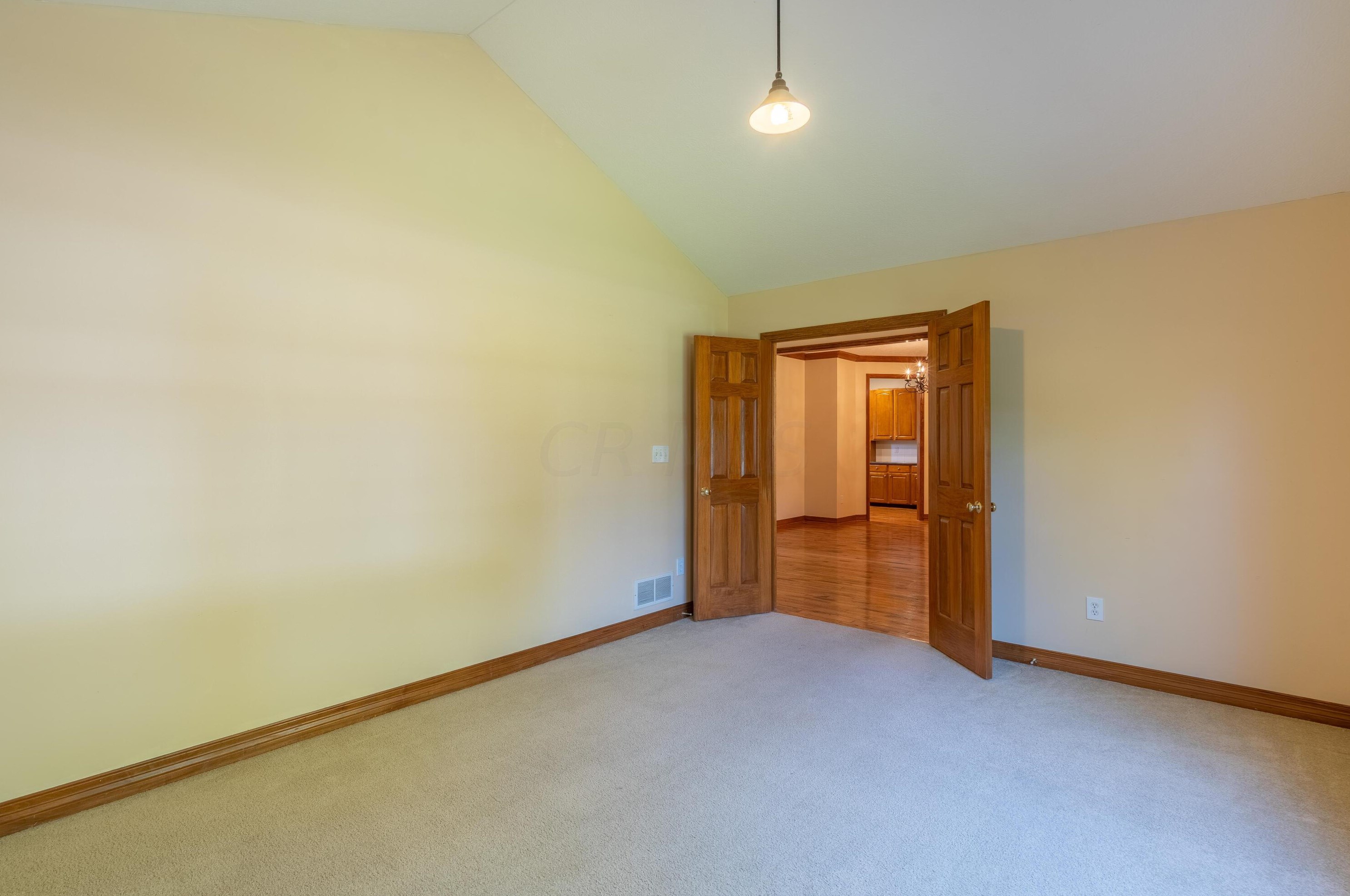 4697 Nadine Park Dr, Hilliard OH 43026-6080 exterior