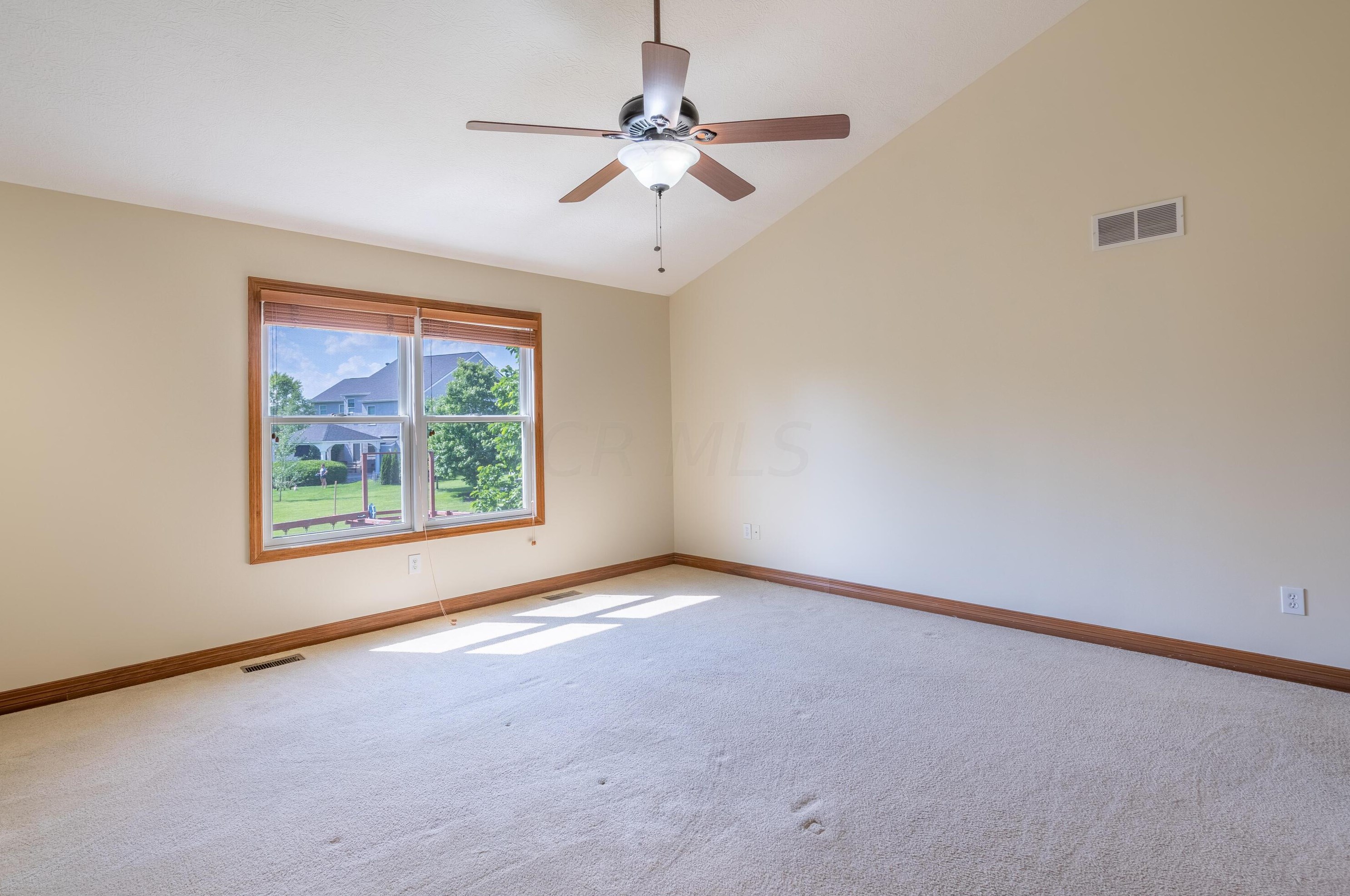 4697 Nadine Park Dr, Hilliard OH 43026-6080 exterior