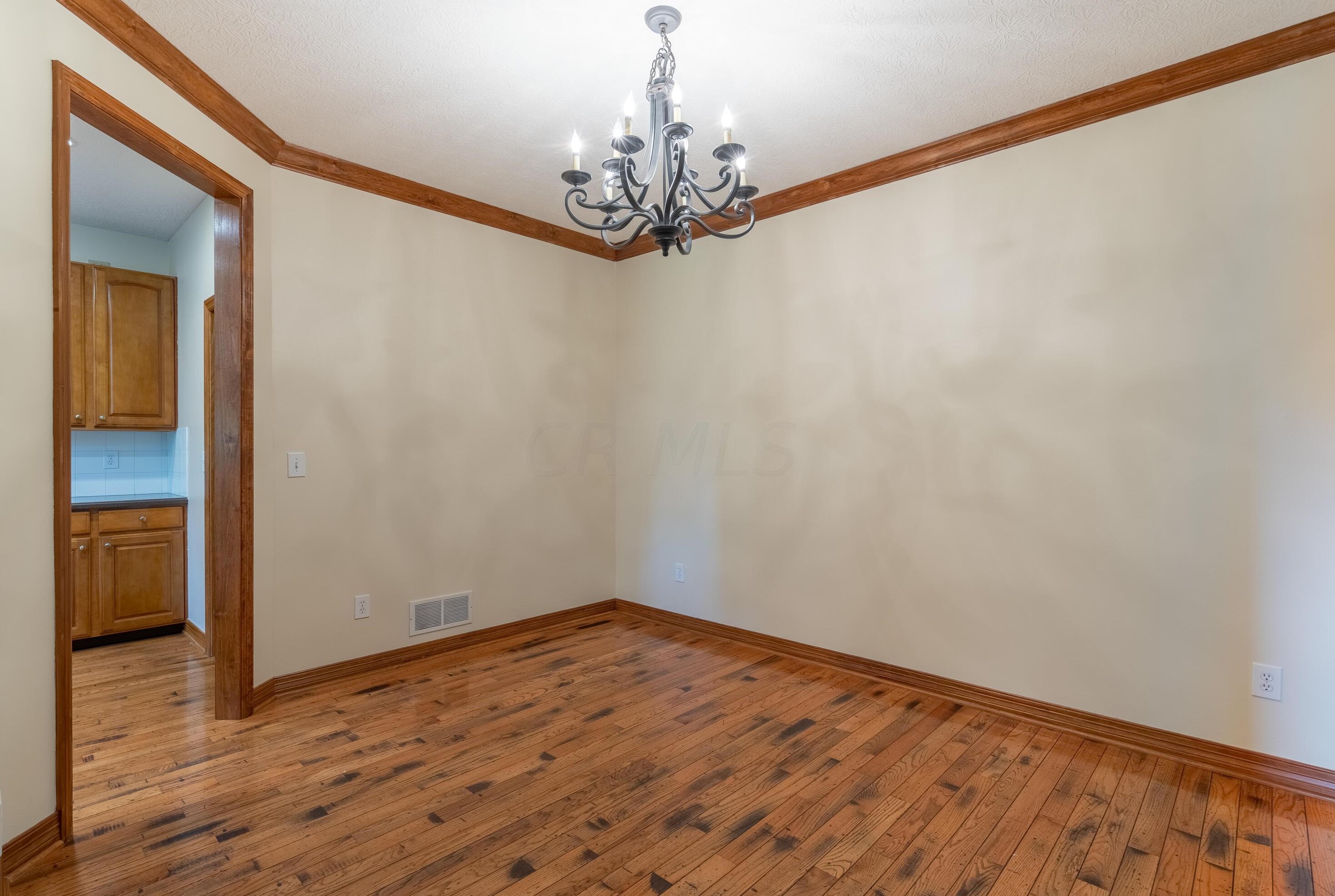 4697 Nadine Park Dr, Hilliard OH 43026-6080 exterior