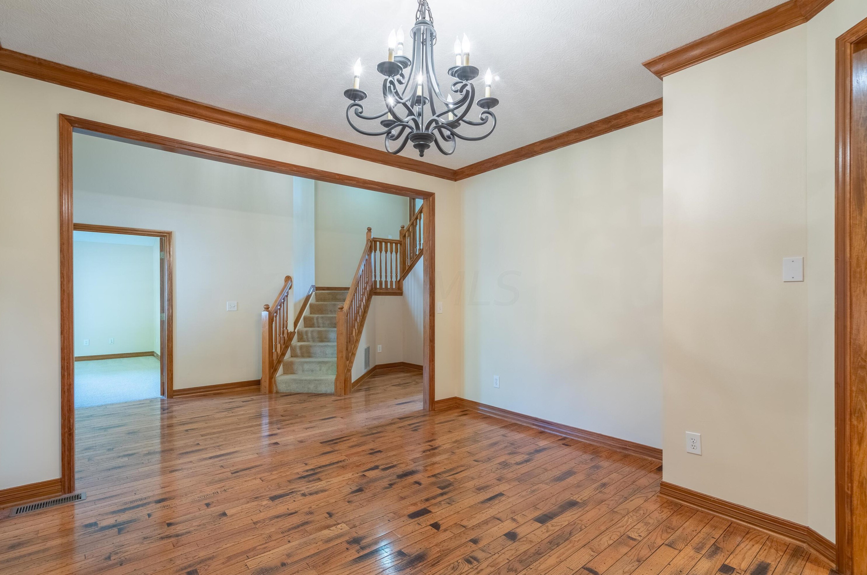 4697 Nadine Park Dr, Hilliard OH 43026-6080 exterior