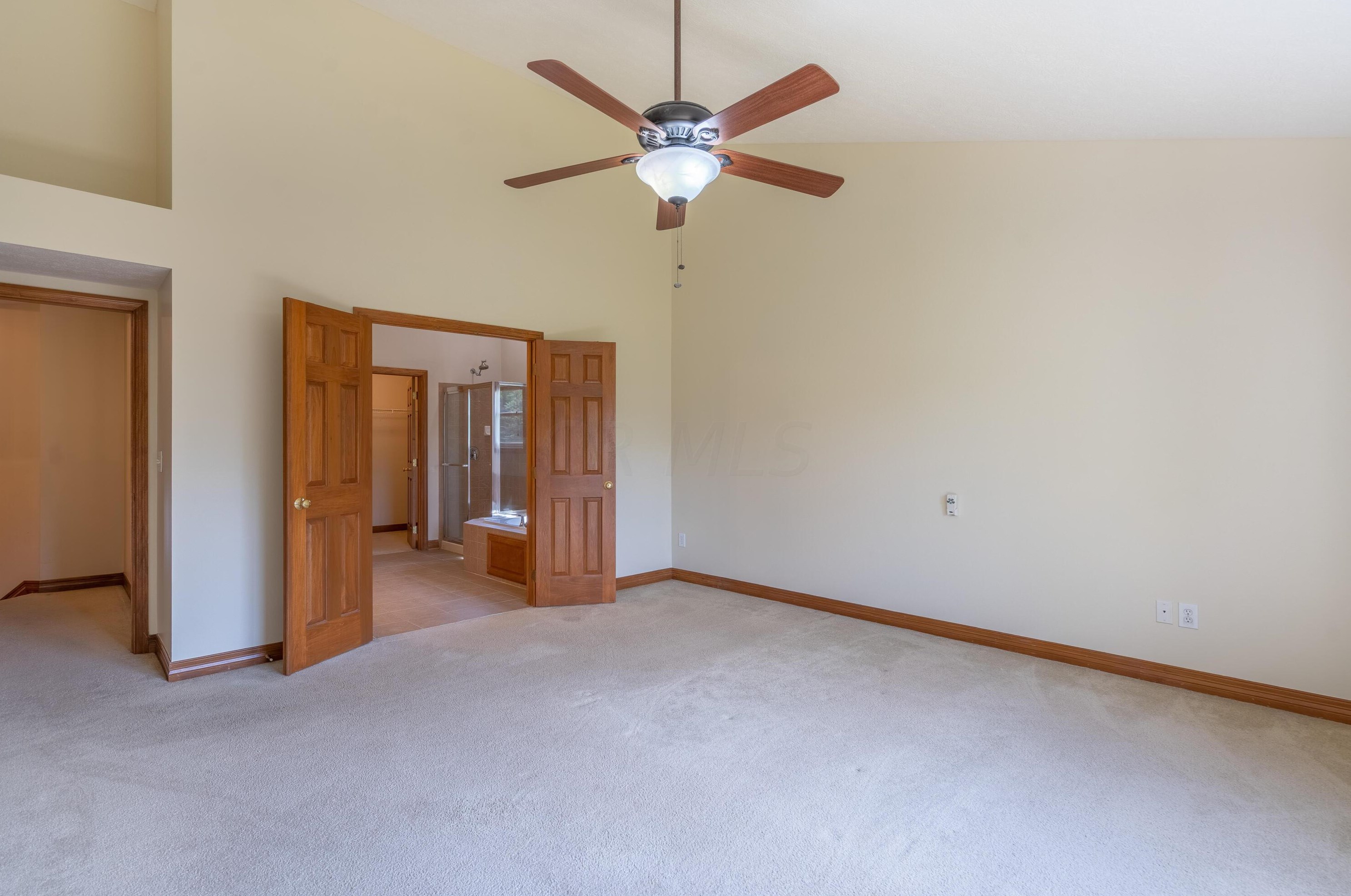 4697 Nadine Park Dr, Hilliard OH 43026-6080 exterior