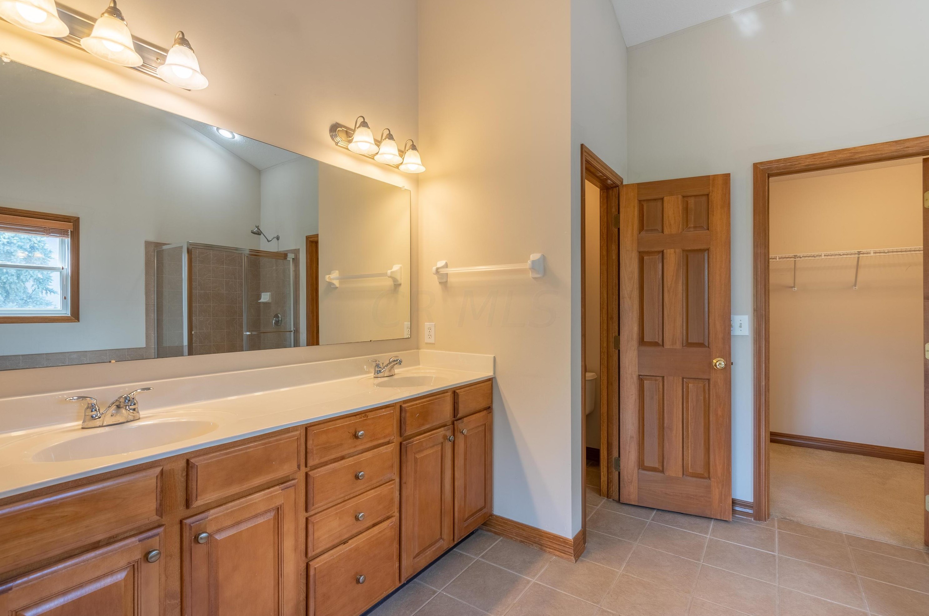 4697 Nadine Park Dr, Hilliard OH 43026-6080 exterior