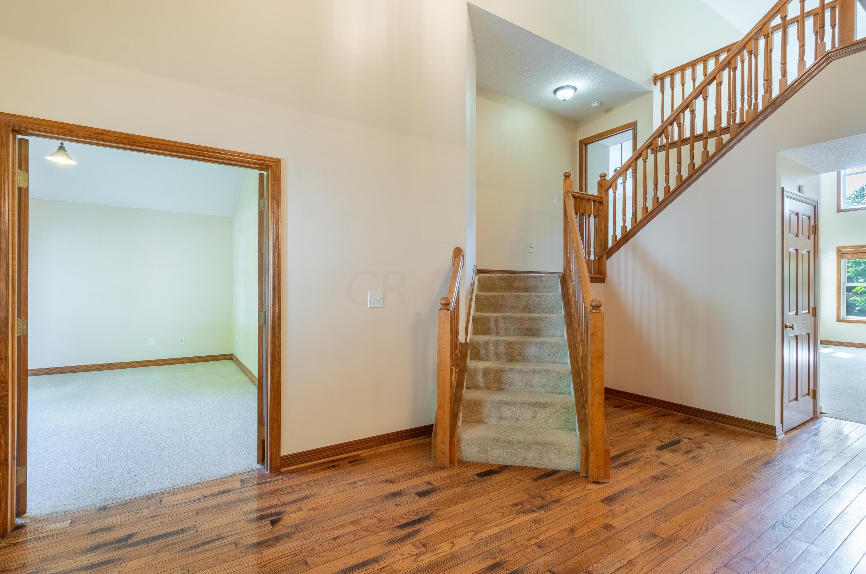 4697 Nadine Park Dr, Hilliard OH 43026-6080 exterior