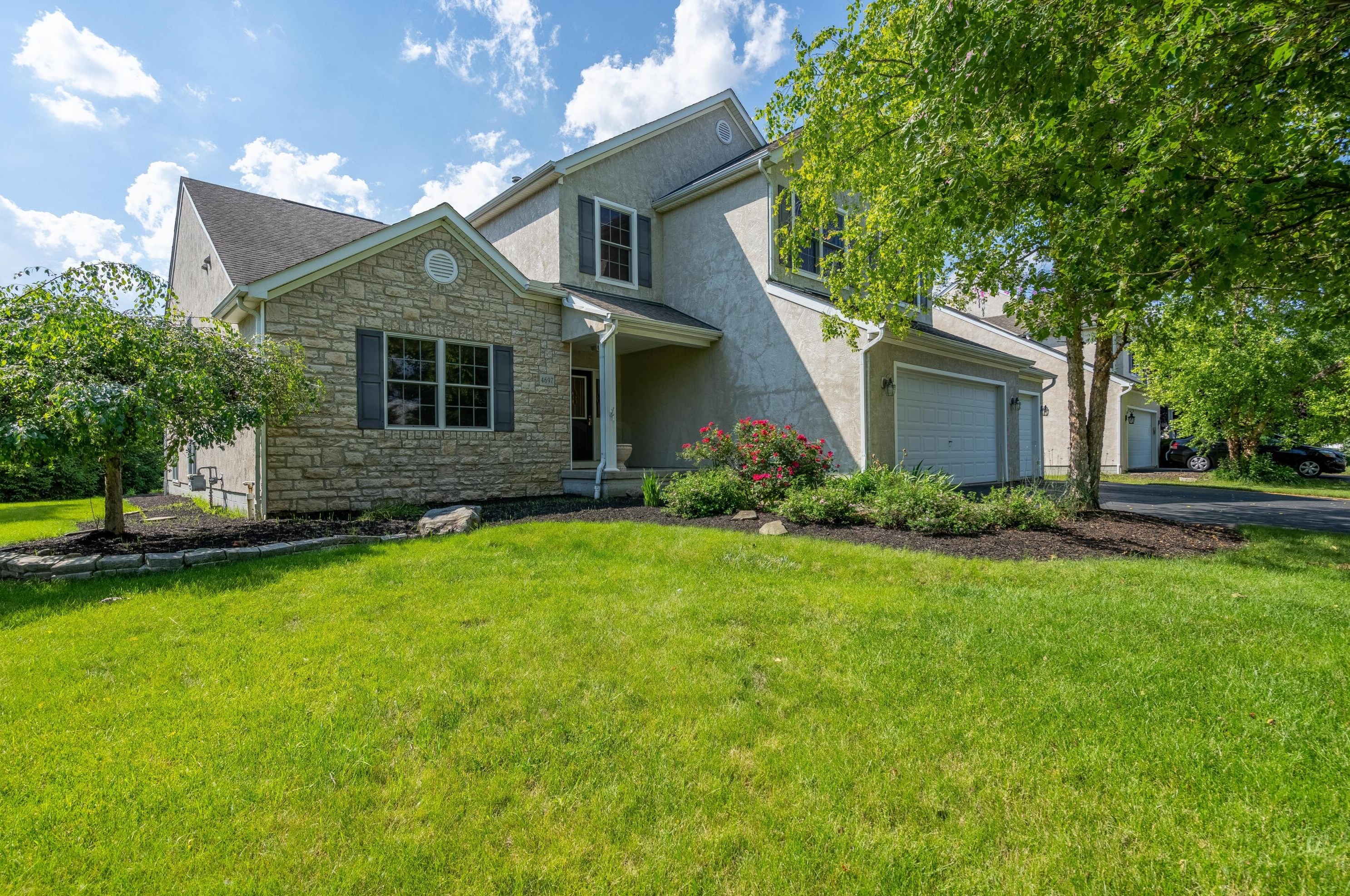 4697 Nadine Park Dr, Hilliard OH 43026-6080 exterior