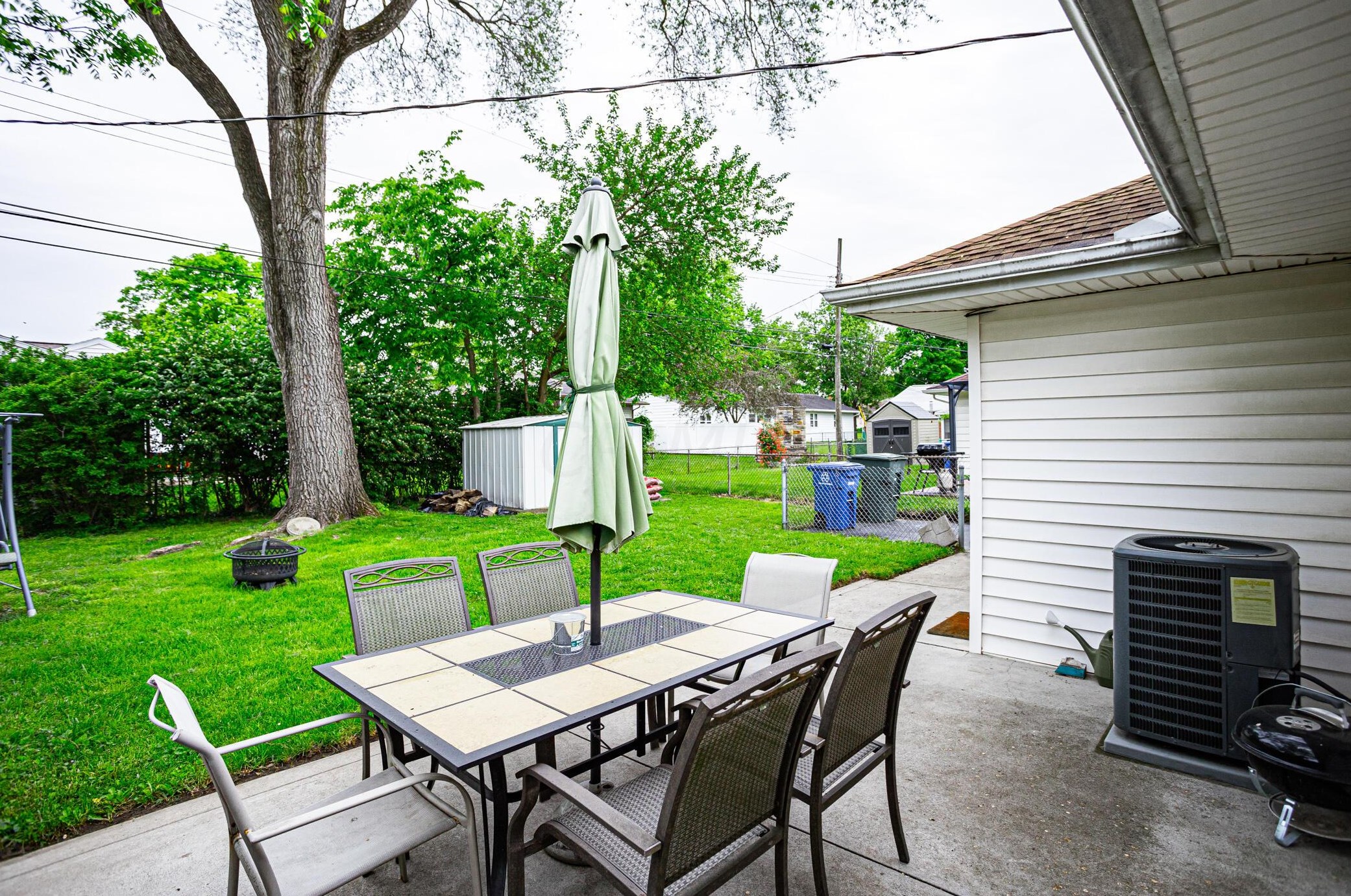 2751 Regina Ave, Columbus OH 43204-2724 exterior