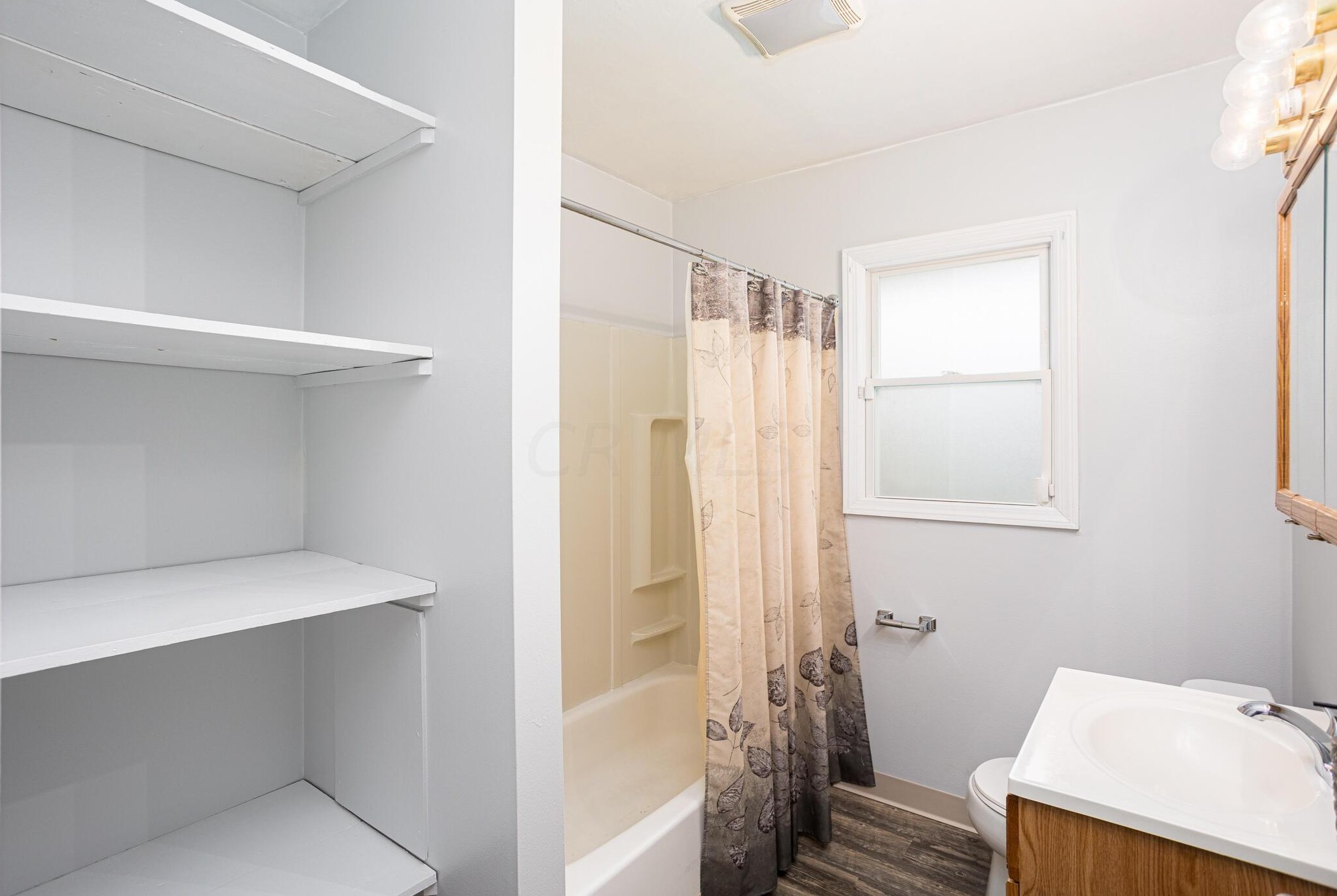 2751 Regina Ave, Columbus OH 43204-2724 exterior