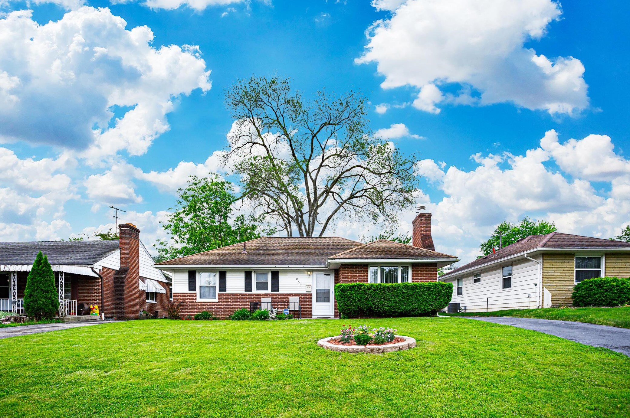 2751 Regina Ave, Columbus, OH 43204-2724