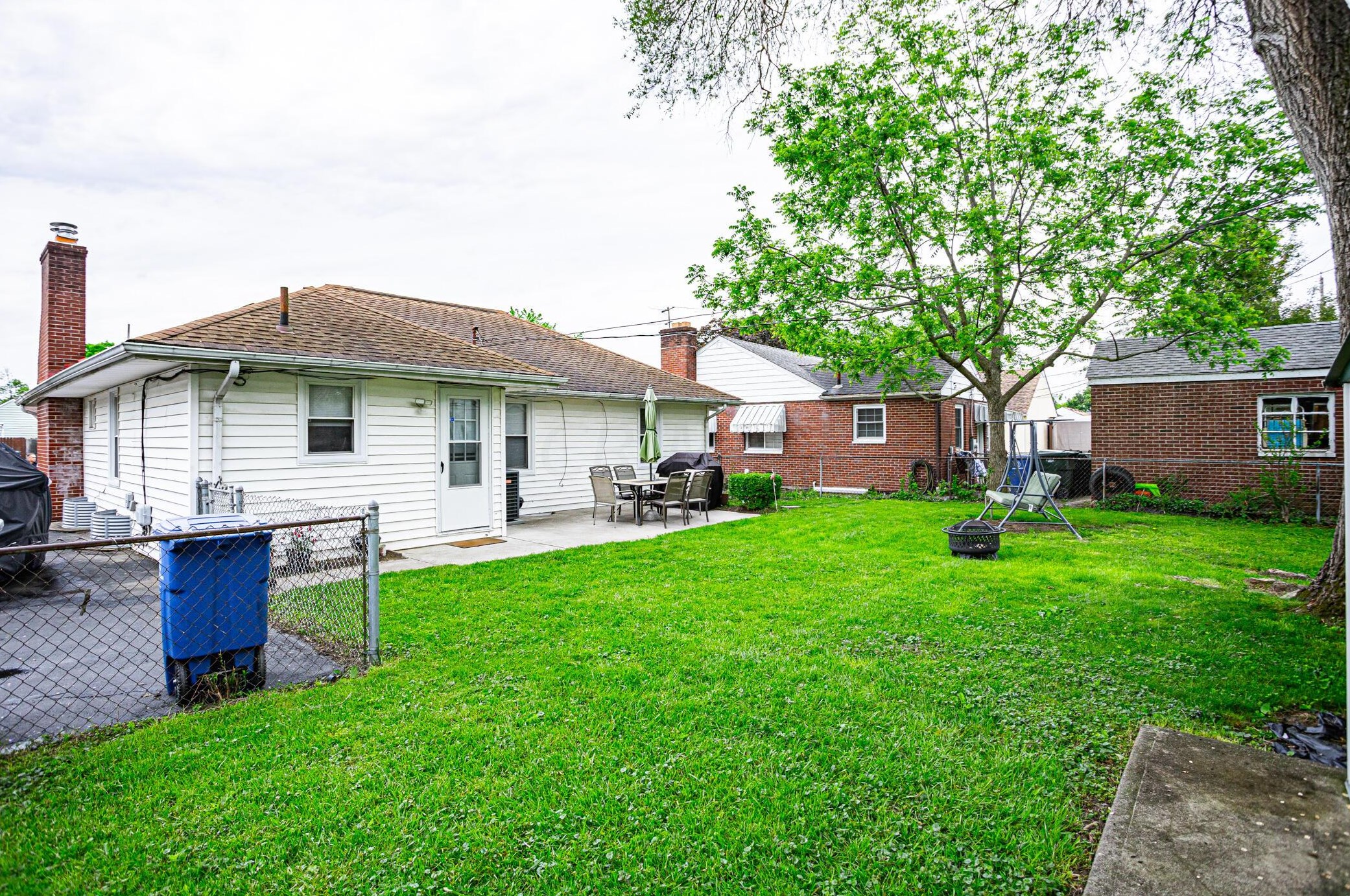 2751 Regina Ave, Columbus OH 43204-2724 exterior