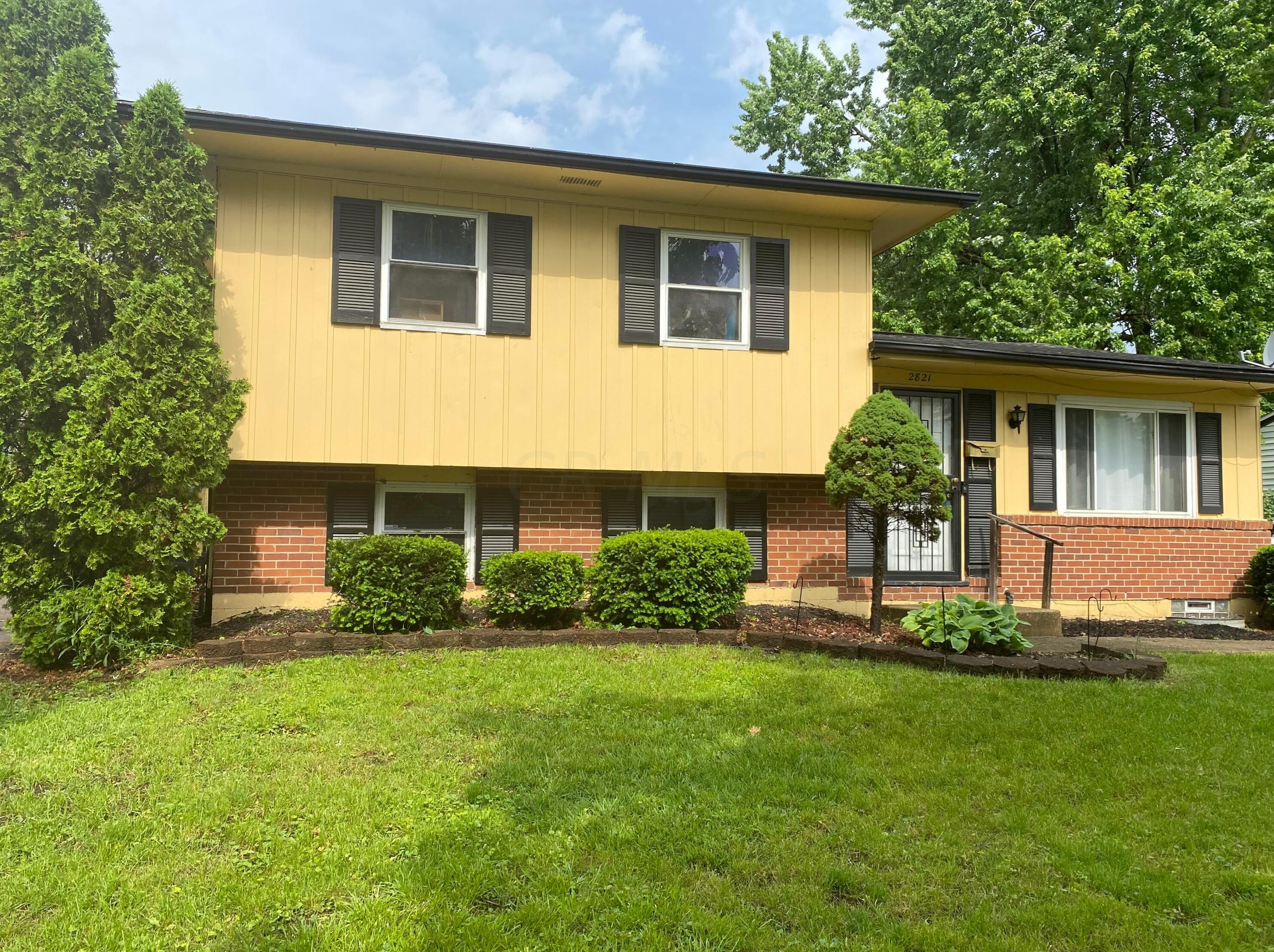 2821 Fleet Rd, Columbus, OH 43232-5329