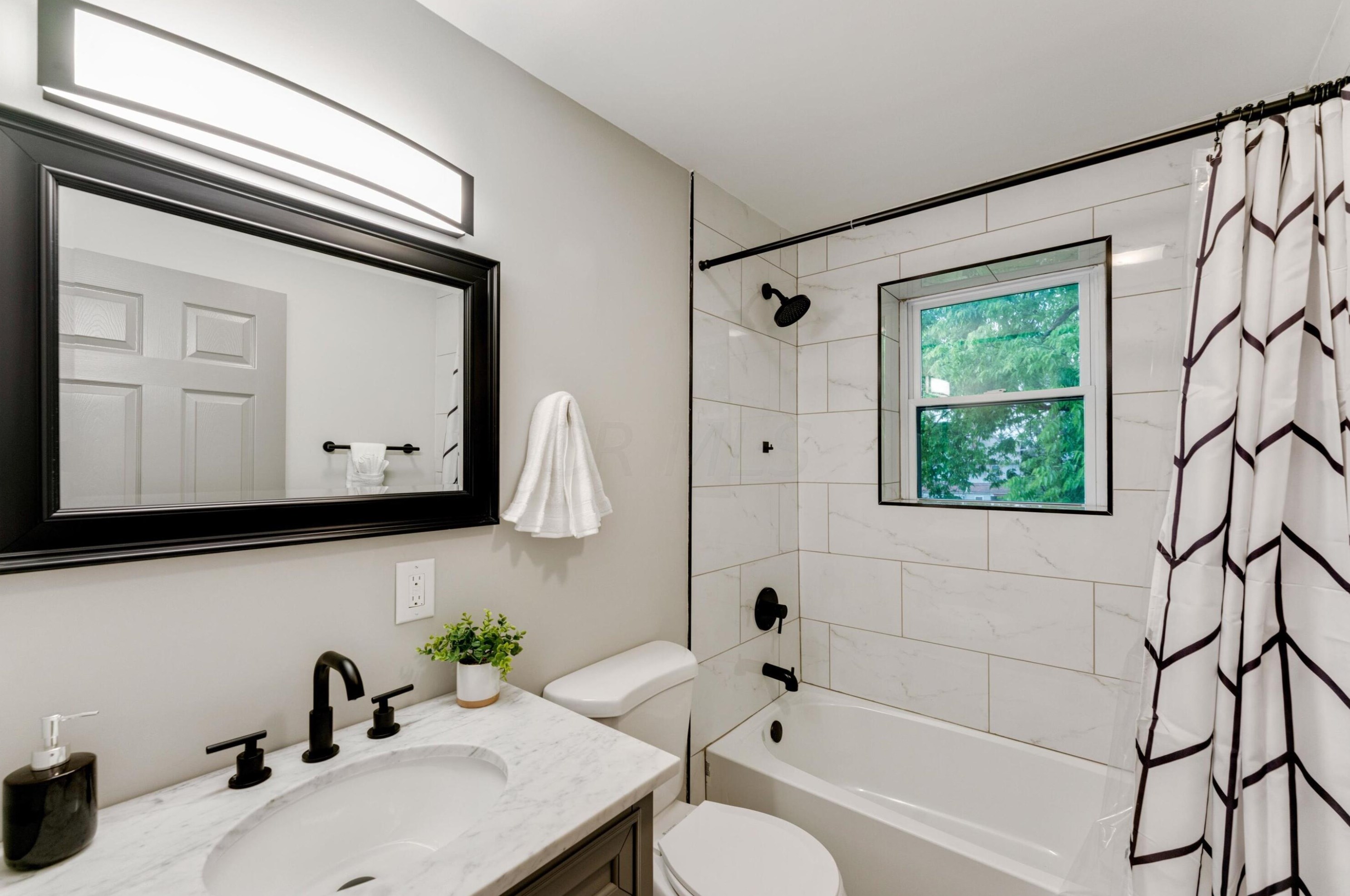 337 Linwood Ave, Columbus OH 43207-1430 exterior