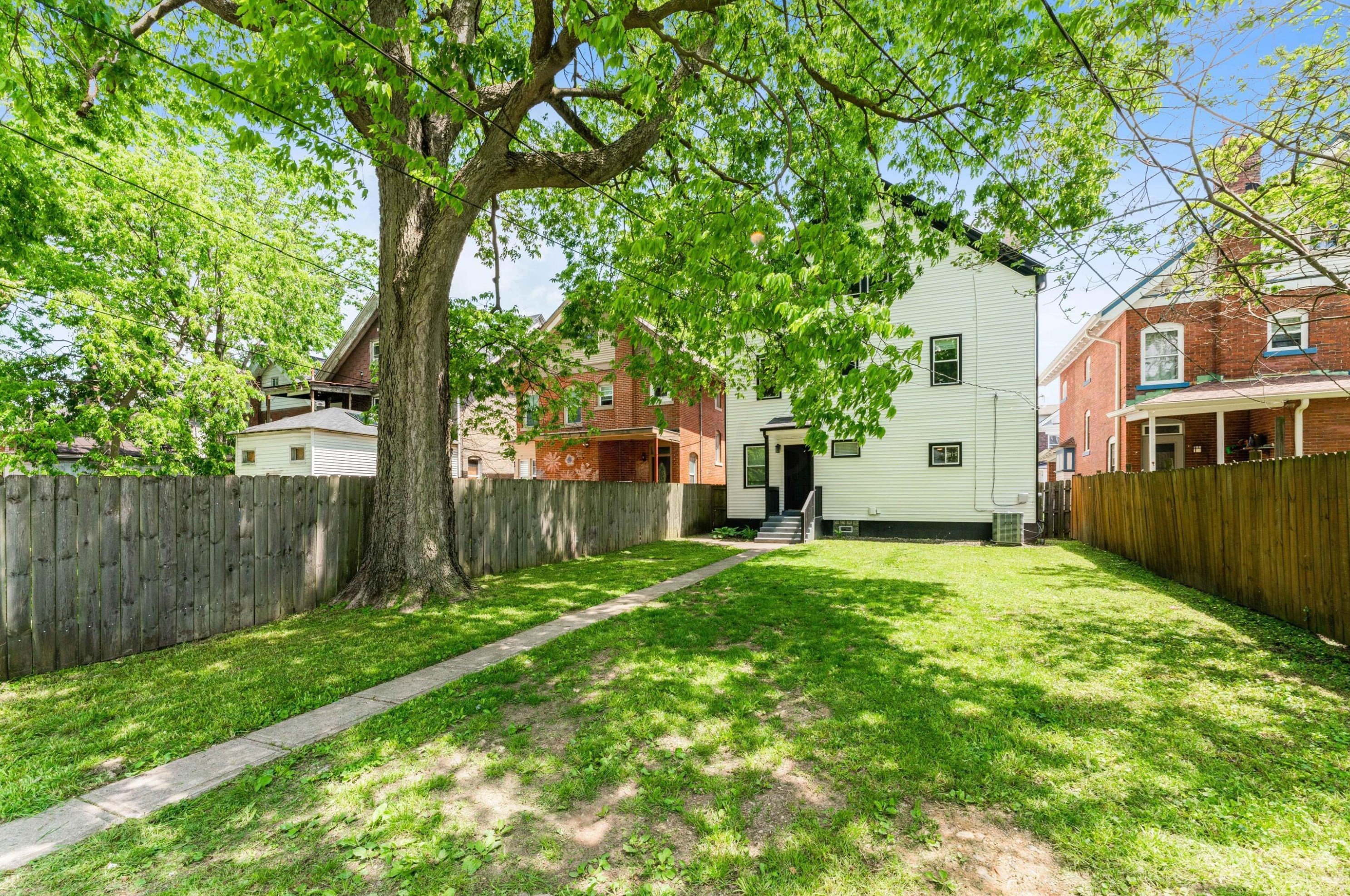 337 Linwood Ave, Columbus OH 43207-1430 exterior