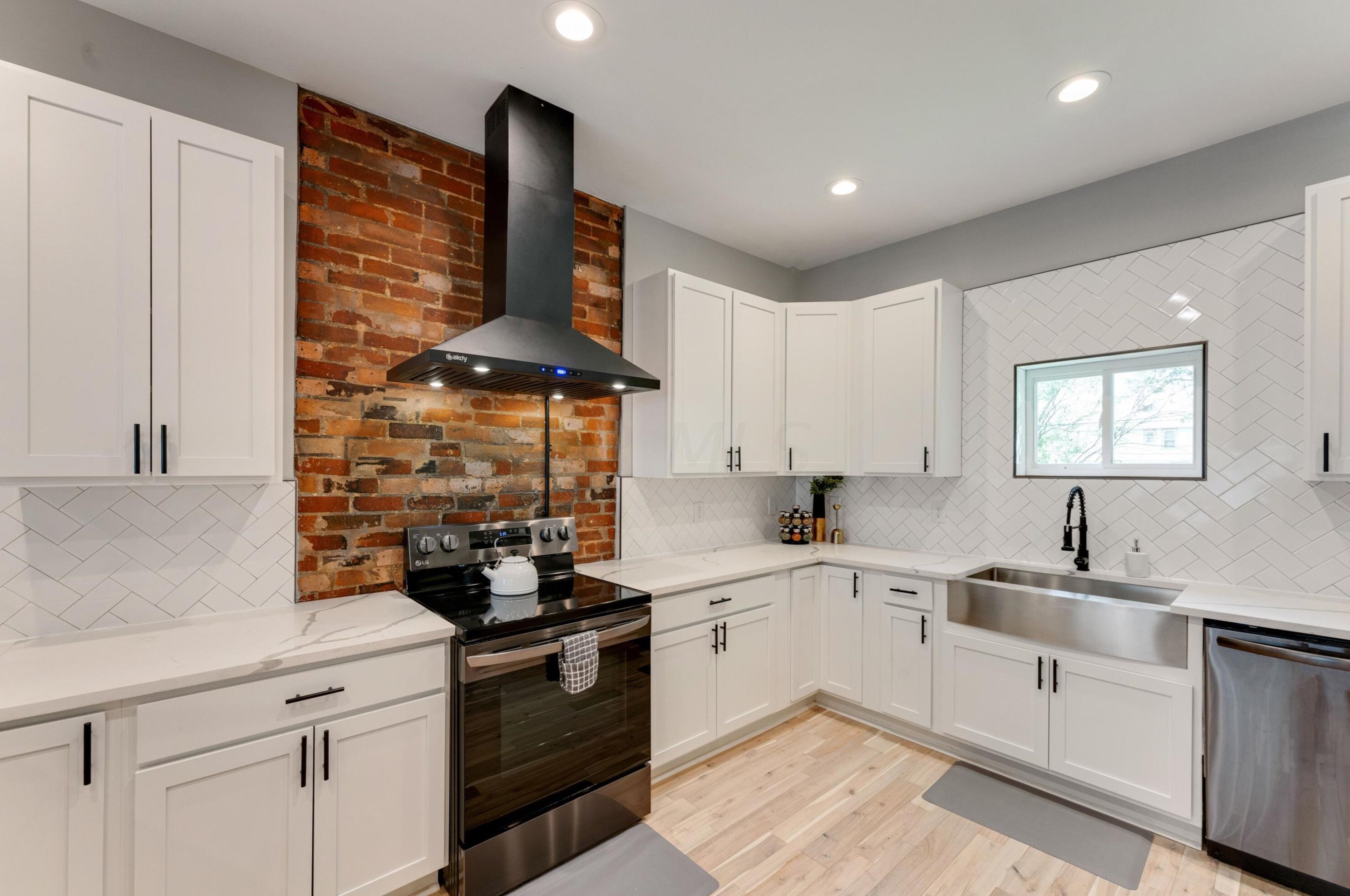 337 Linwood Ave, Columbus OH 43207-1430 exterior