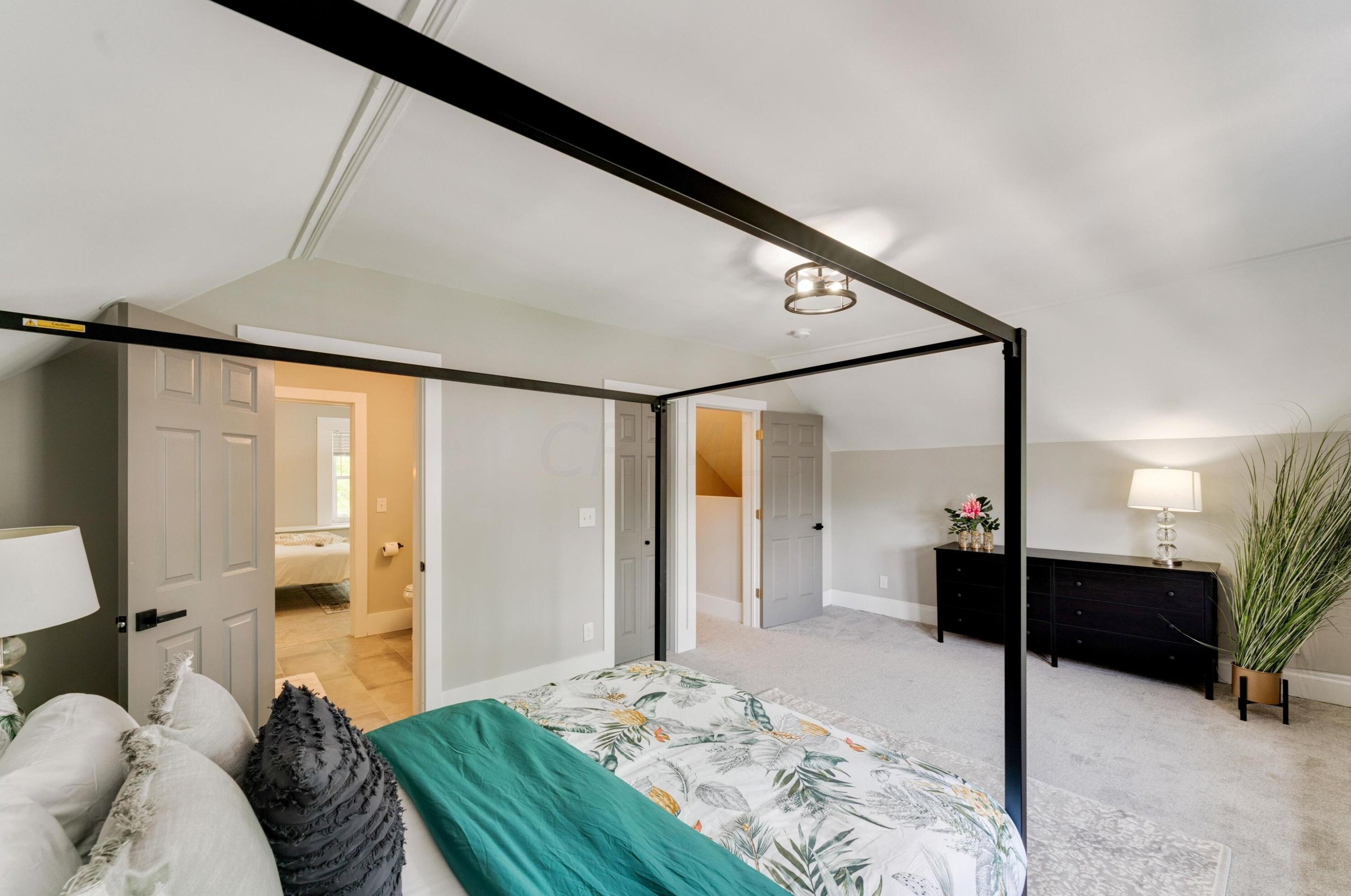 337 Linwood Ave, Columbus OH 43207-1430 exterior