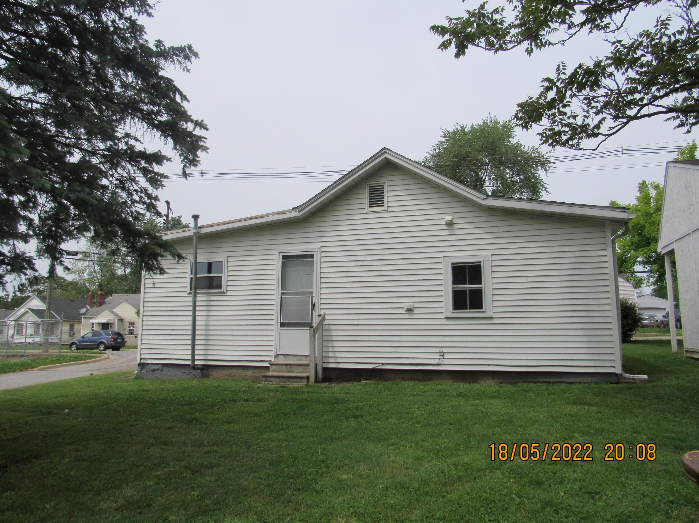 363 Logan St, Circleville, OH 43113-2213