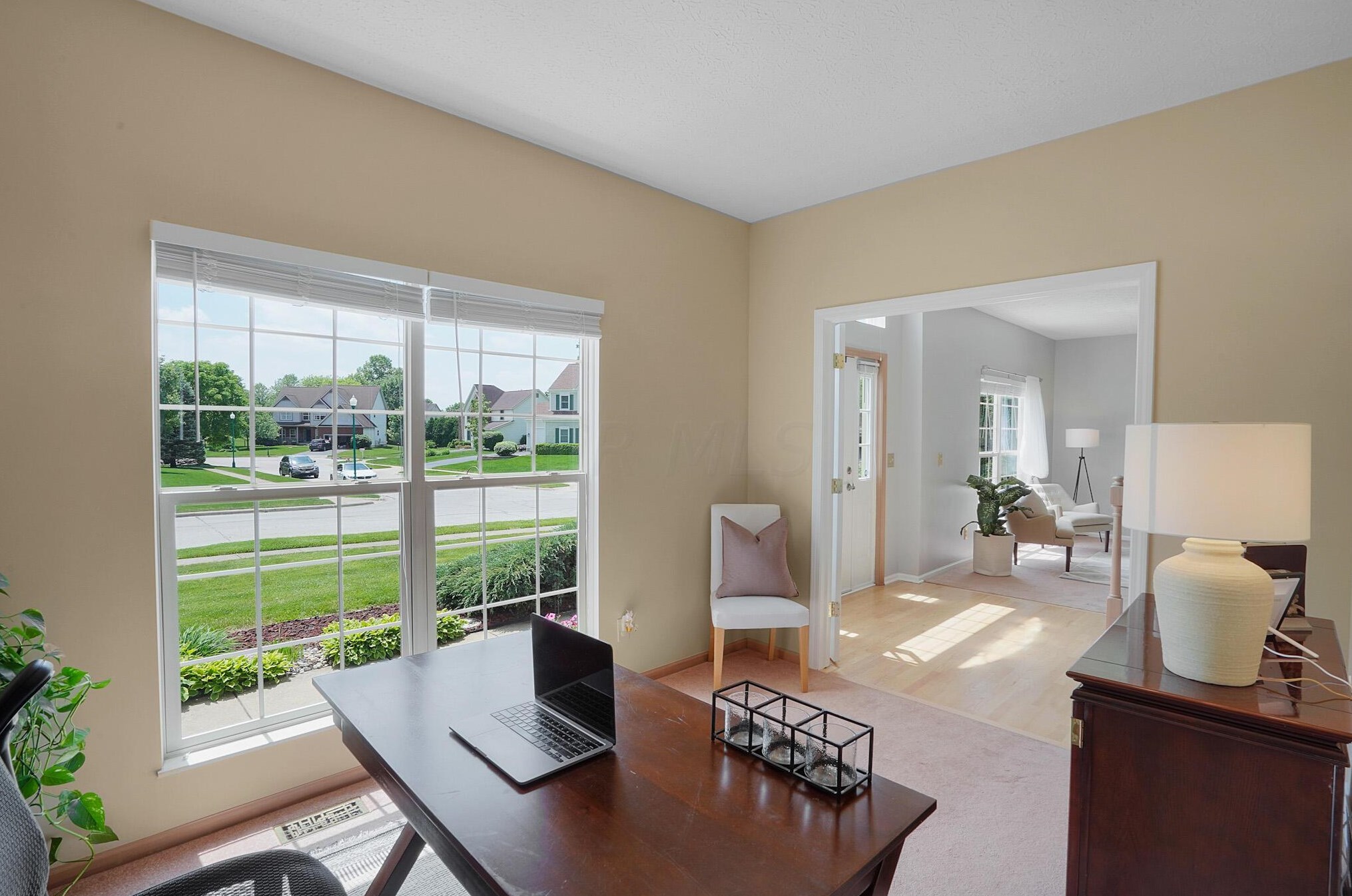 216 Ashley Ct, Columbus OH 43230-6250 exterior