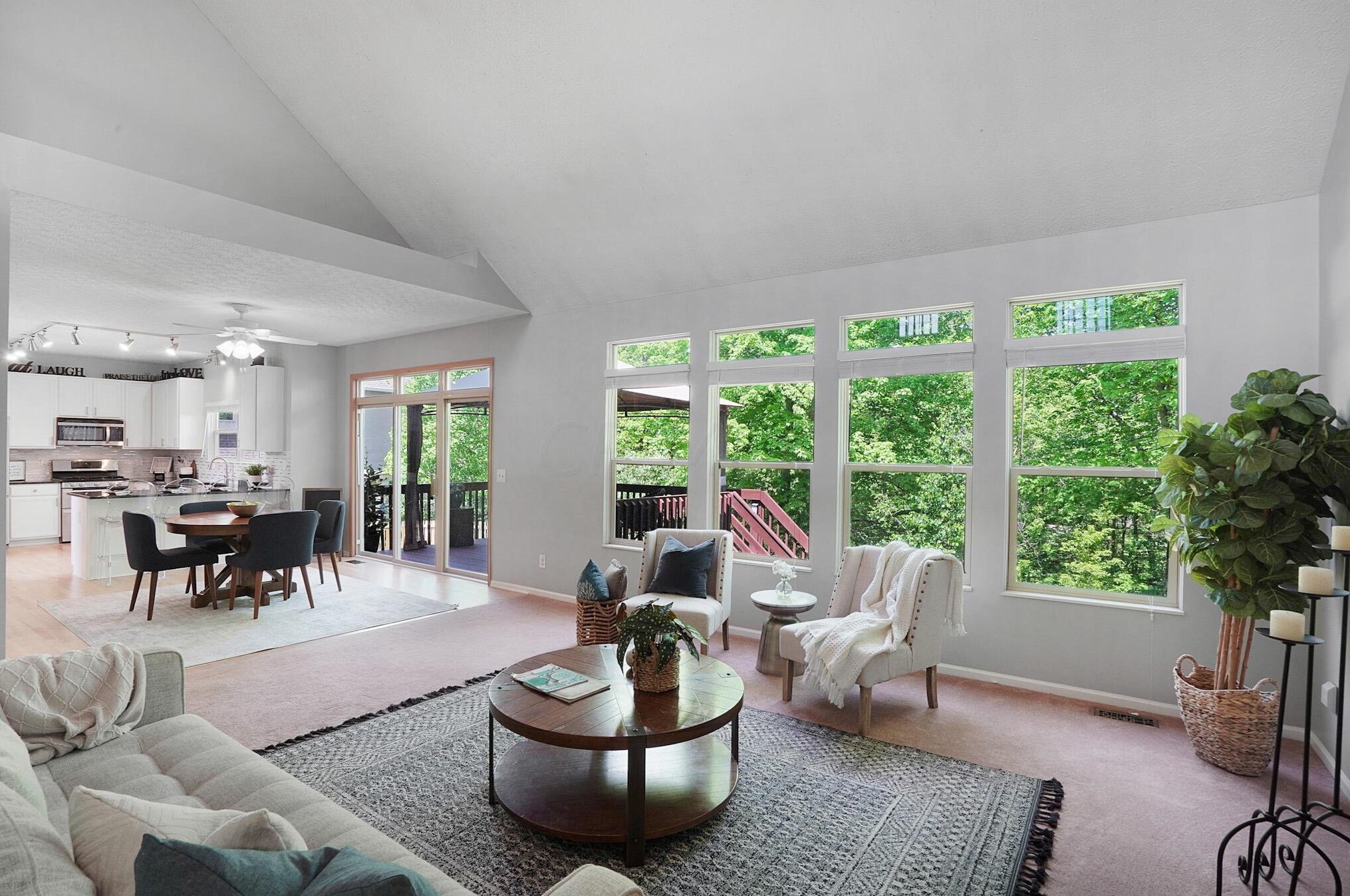 216 Ashley Ct, Columbus OH 43230-6250 exterior