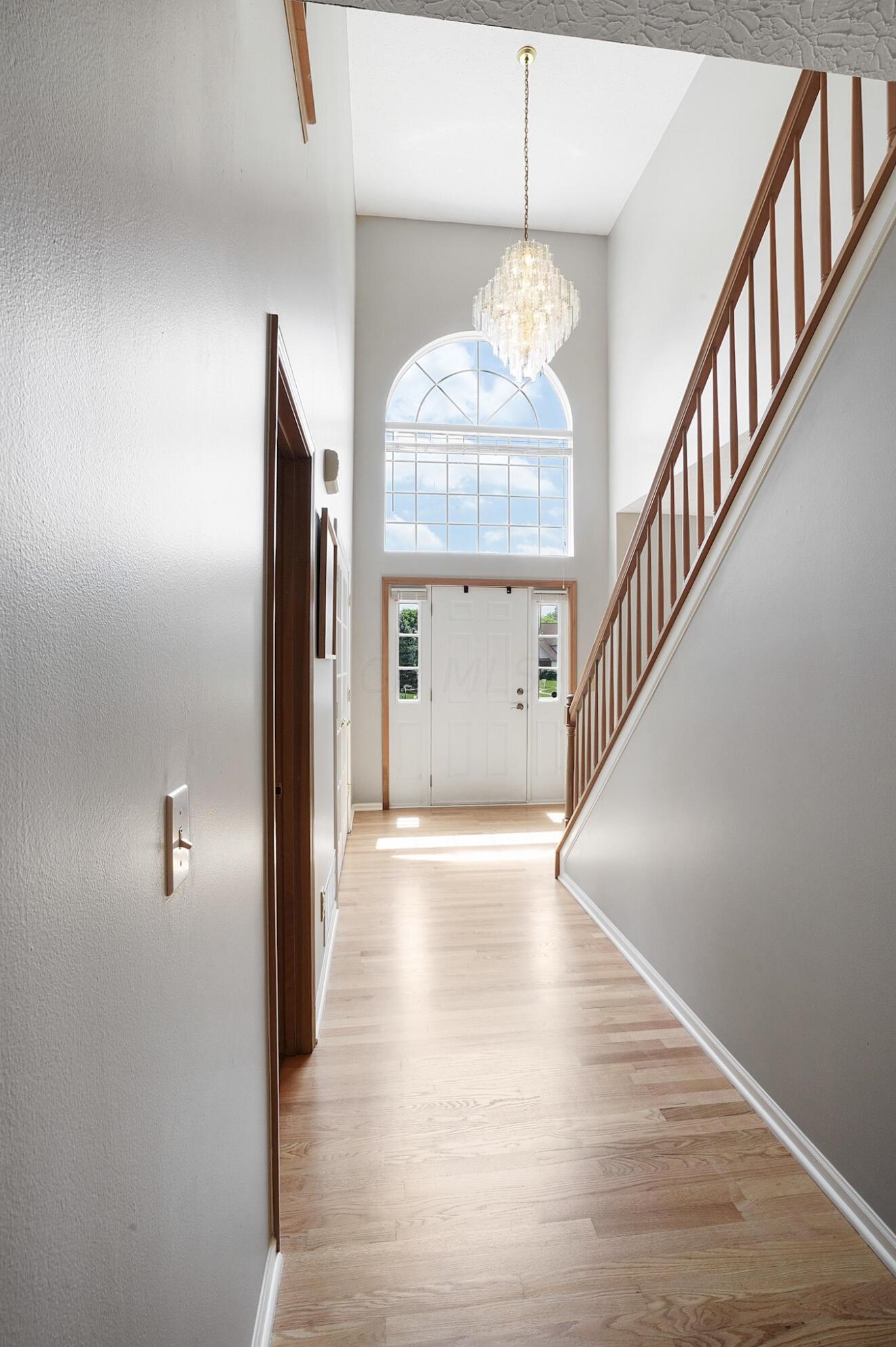 216 Ashley Ct, Columbus OH 43230-6250 exterior