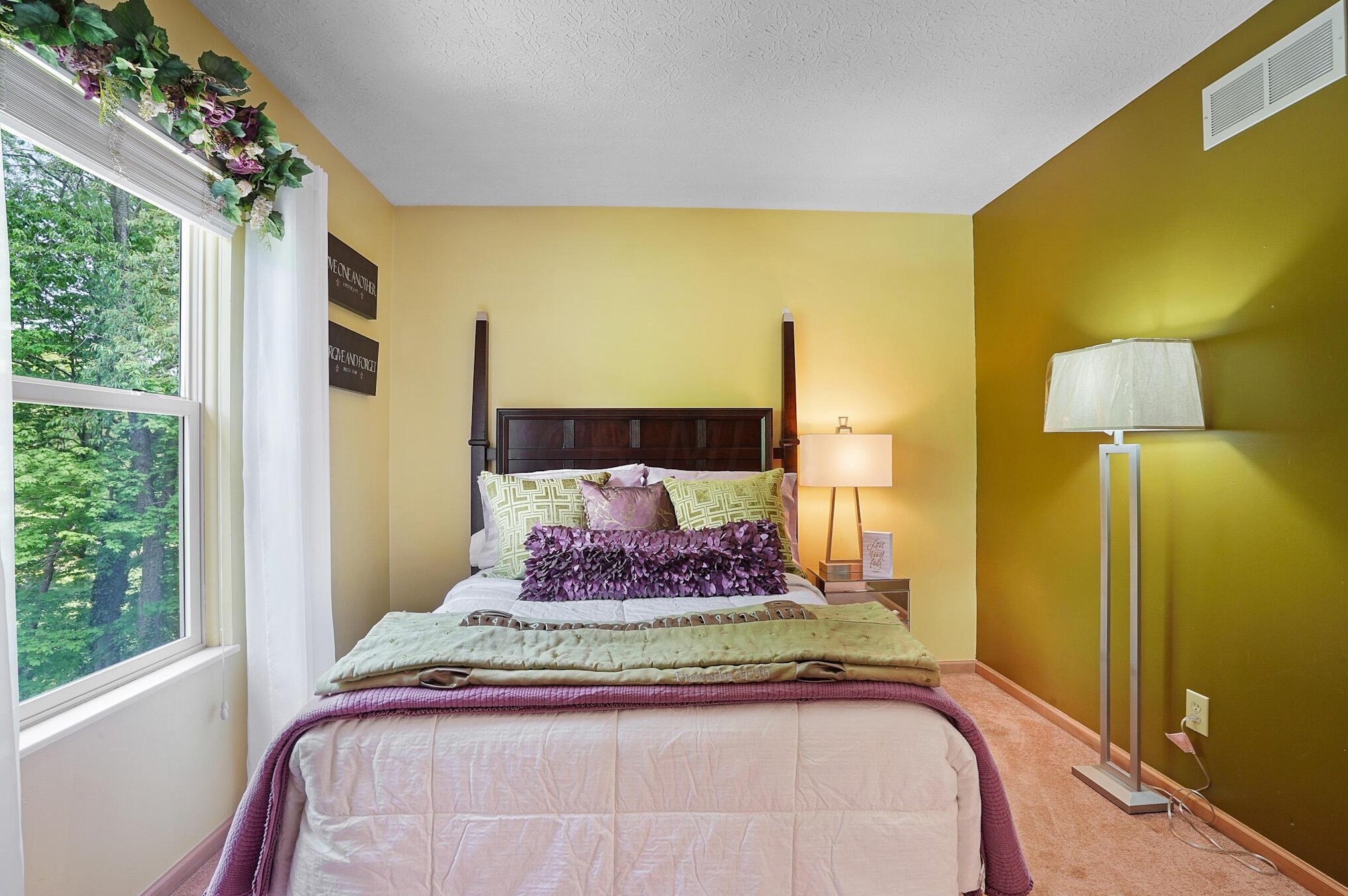 216 Ashley Ct, Columbus OH 43230-6250 exterior