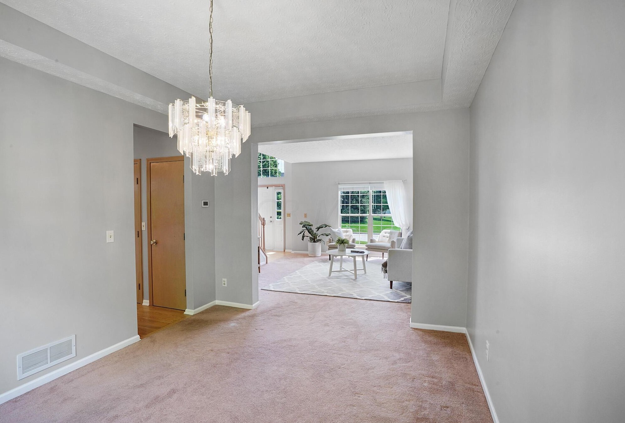 216 Ashley Ct, Columbus OH 43230-6250 exterior