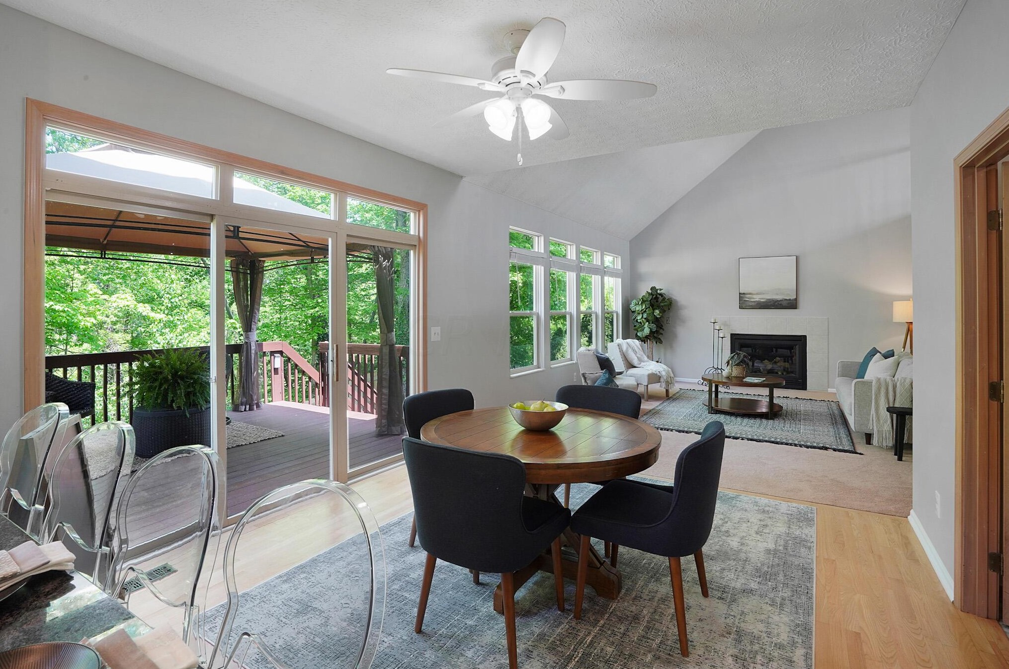 216 Ashley Ct, Columbus OH 43230-6250 exterior