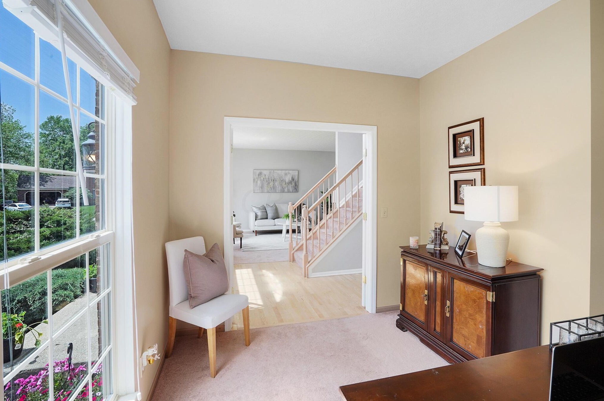 216 Ashley Ct, Columbus OH 43230-6250 exterior