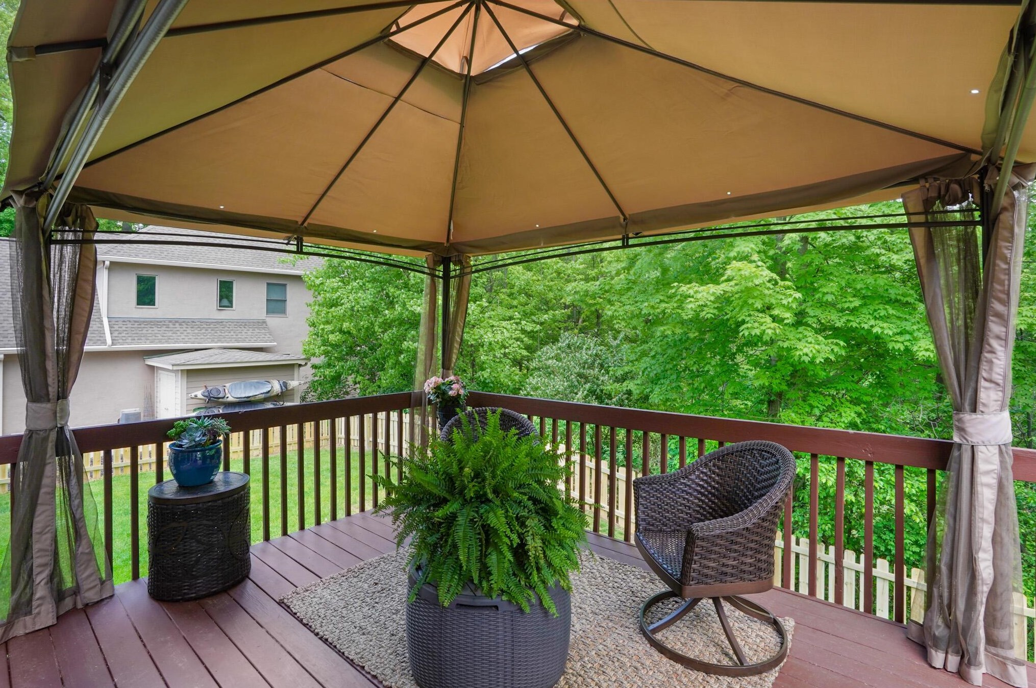 216 Ashley Ct, Columbus OH 43230-6250 exterior