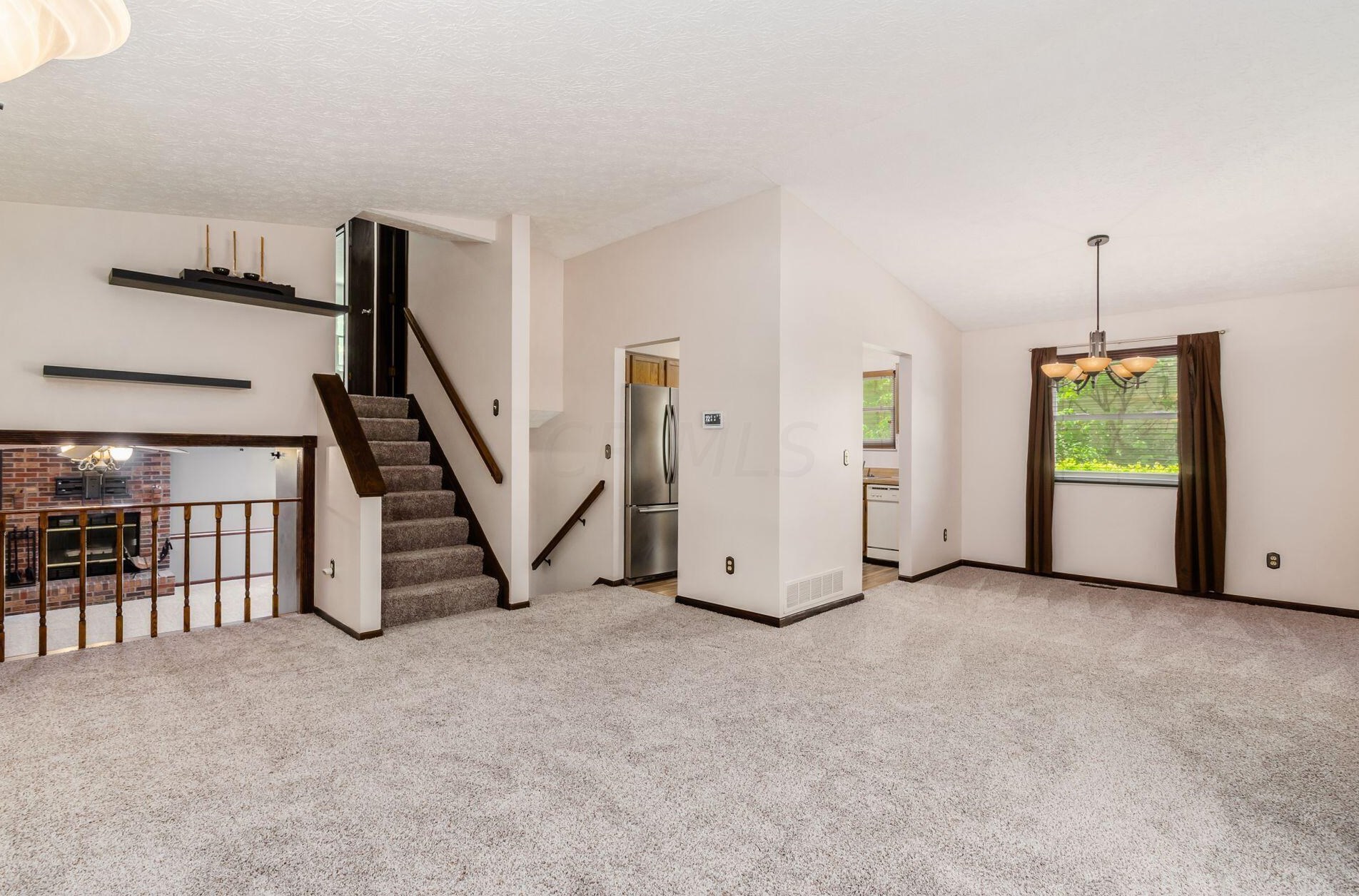 3203 Needham Dr, Dublin, OH 43017-1768