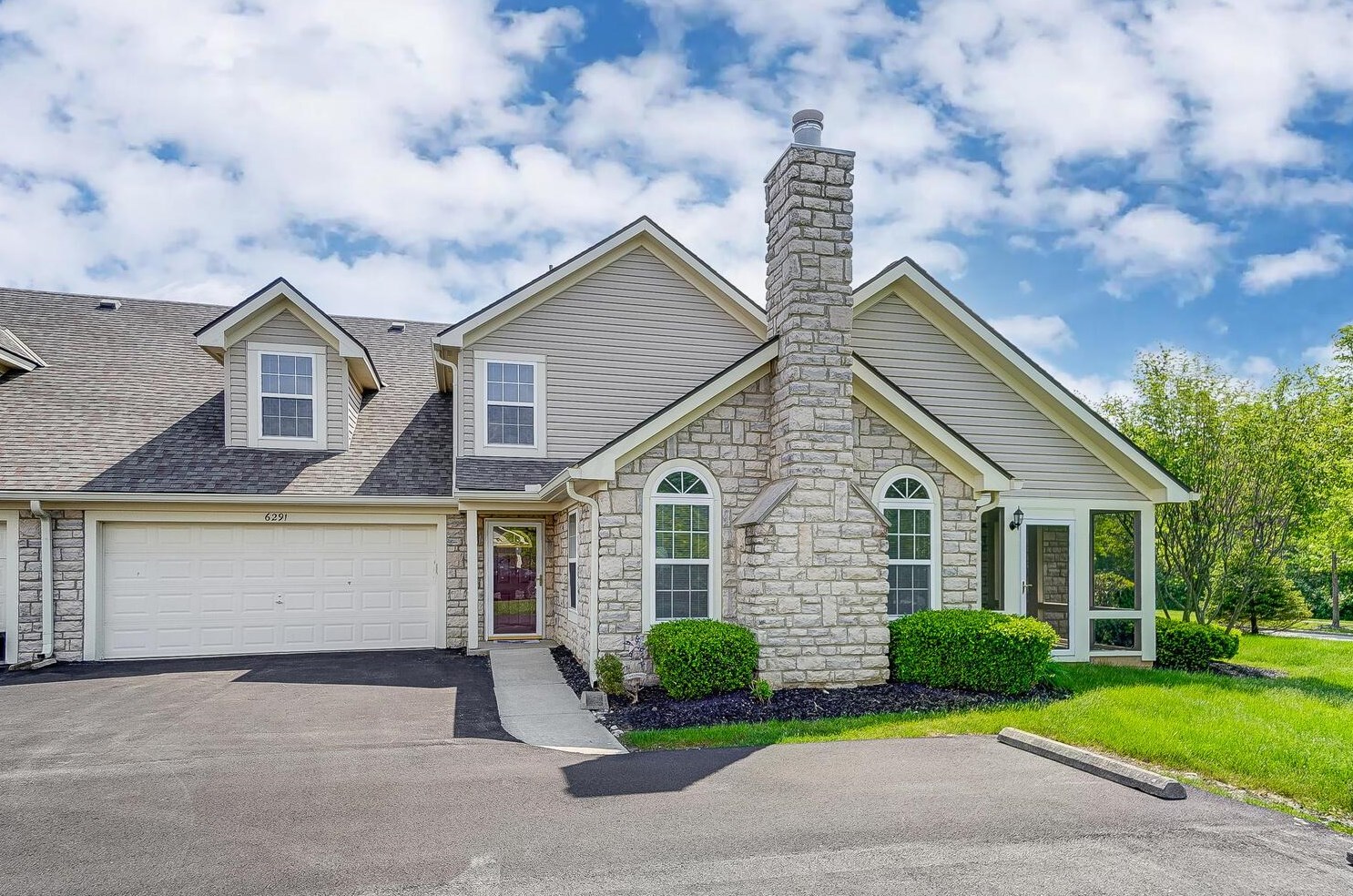 6291 Hampton Green Pl, Dublin, OH 43016-7007
