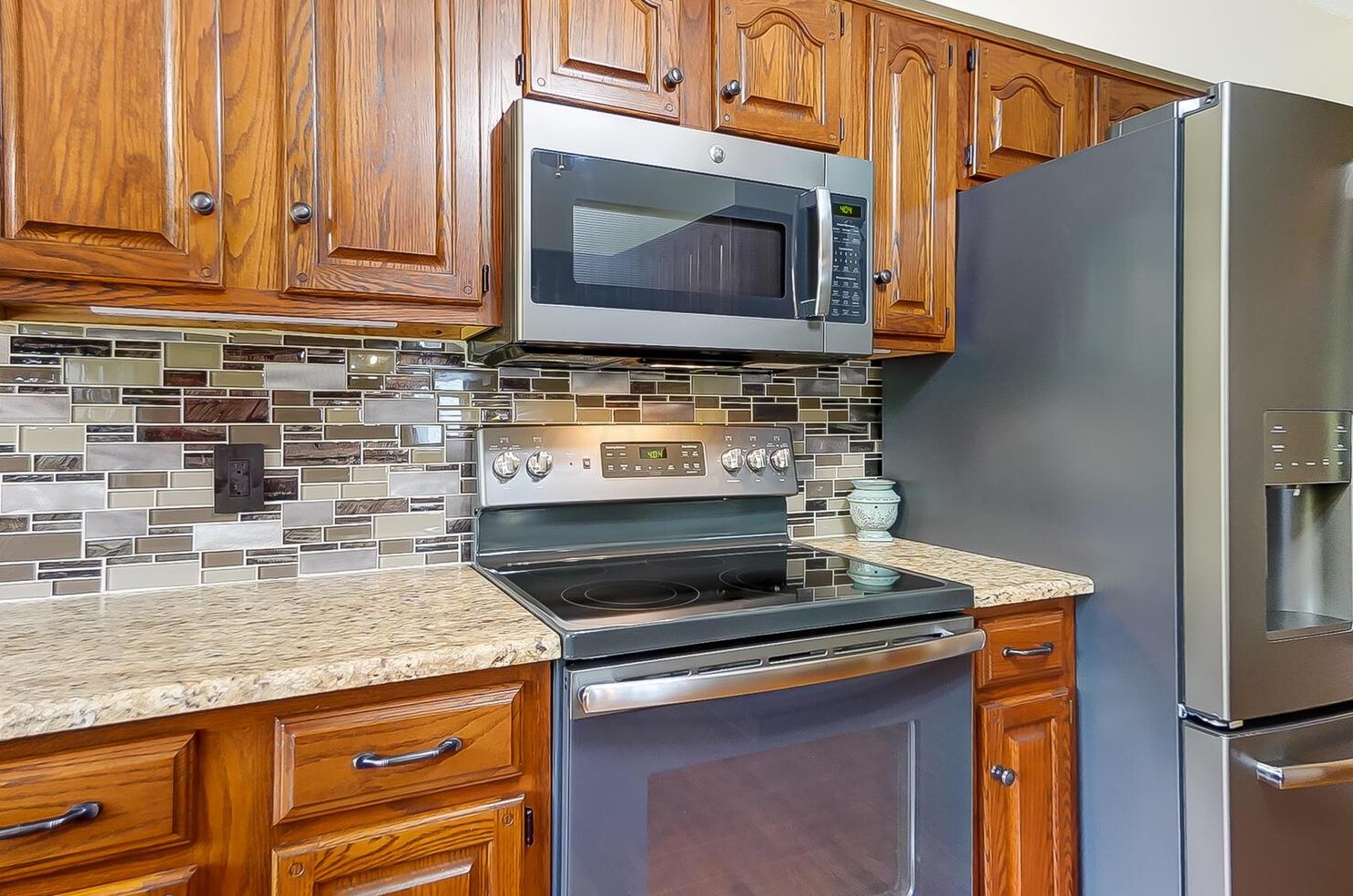 6359 Youngland Dr, Columbus OH 43228-9478 exterior