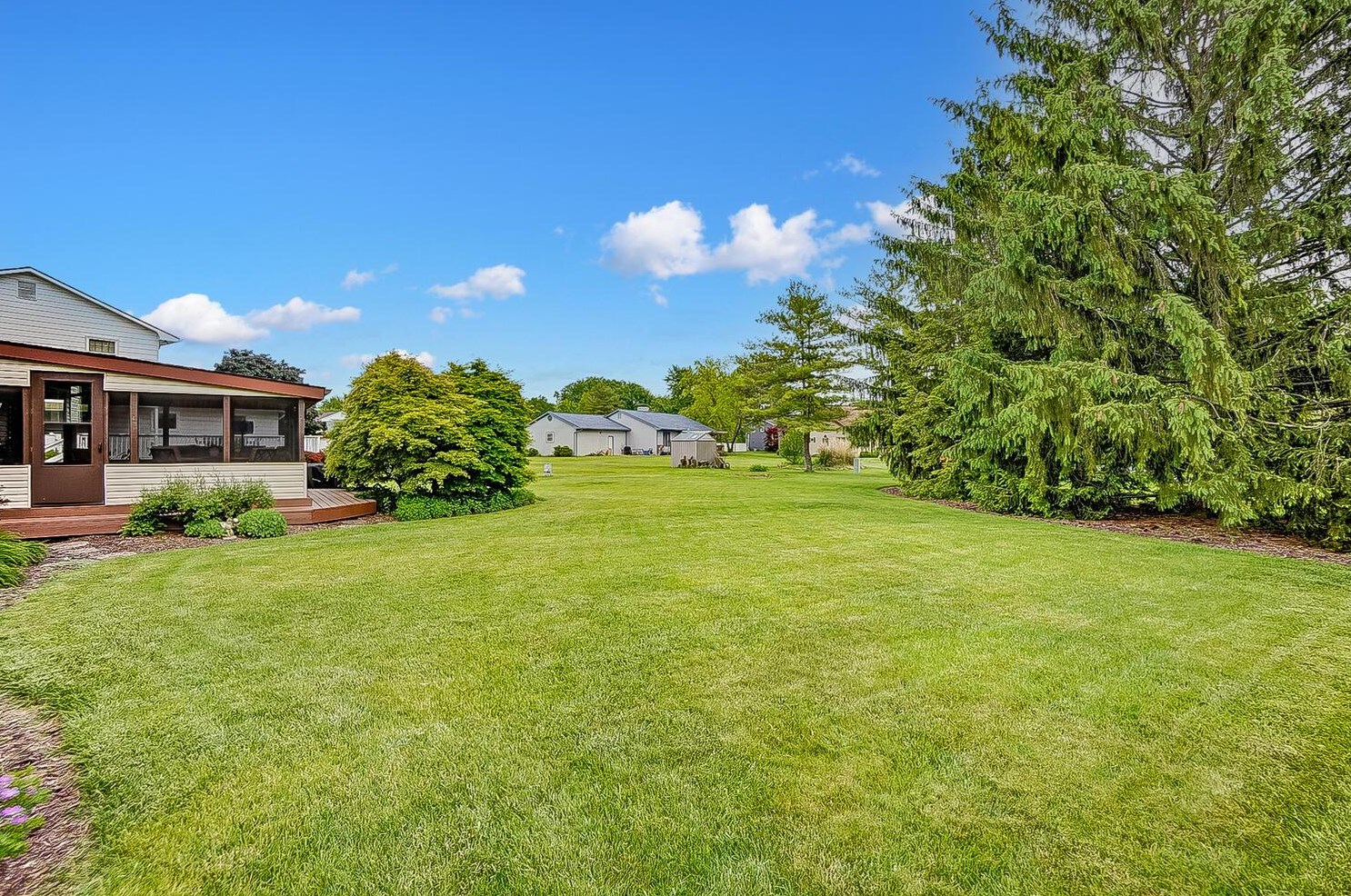 6359 Youngland Dr, Columbus OH 43228-9478 exterior