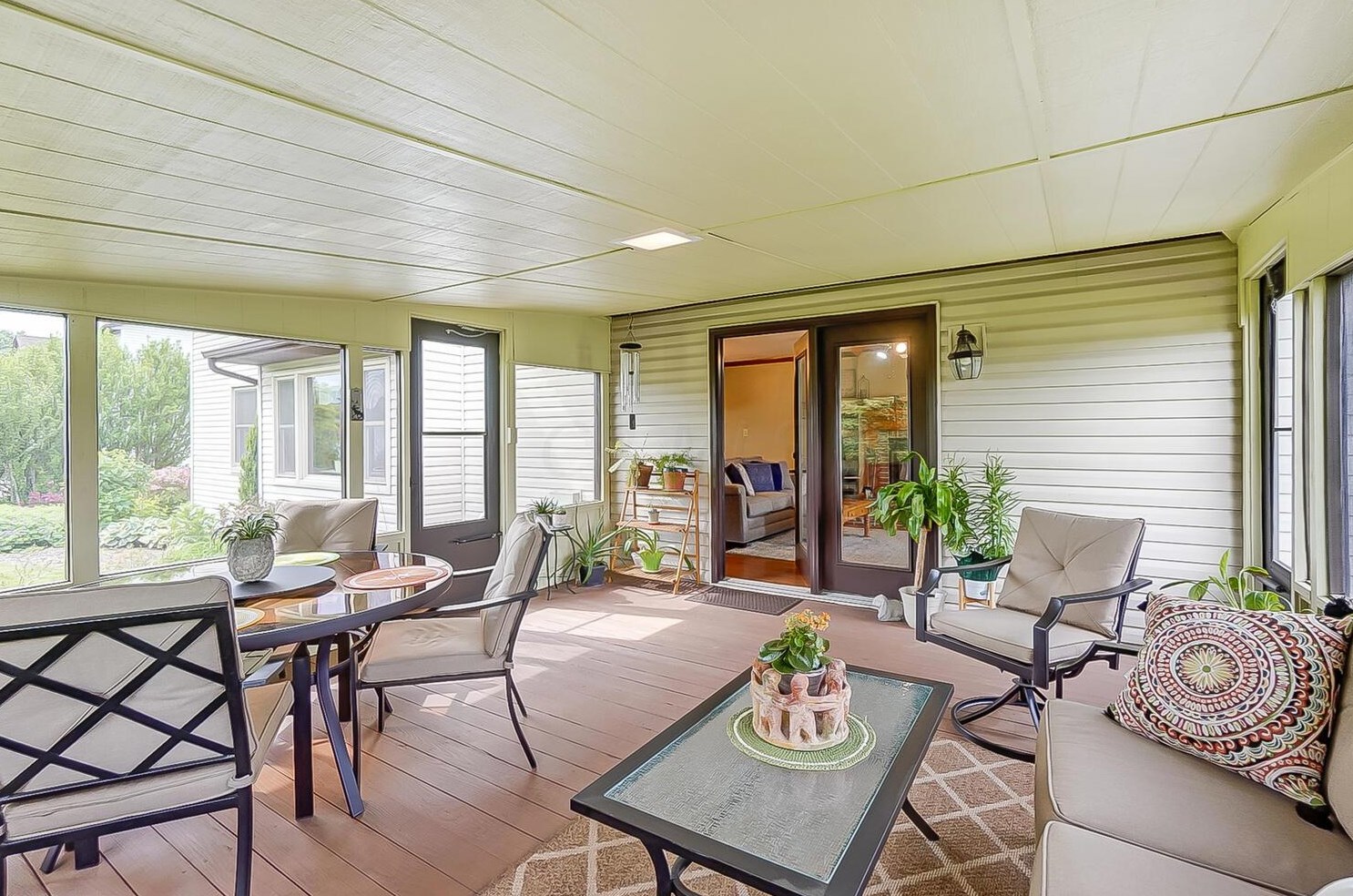 6359 Youngland Dr, Columbus OH 43228-9478 exterior