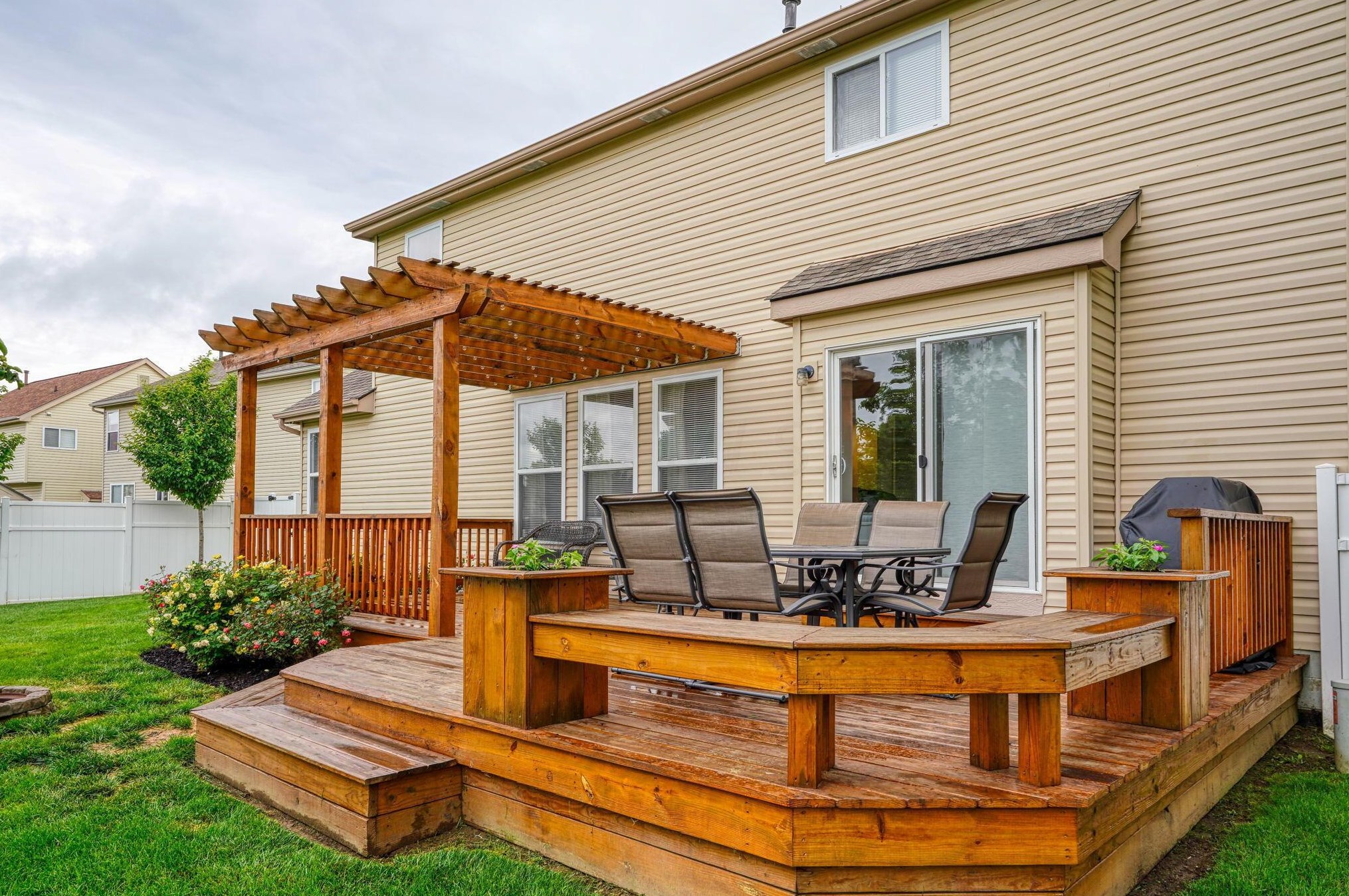 5887 Collier Hill Dr, Hilliard, OH 43026