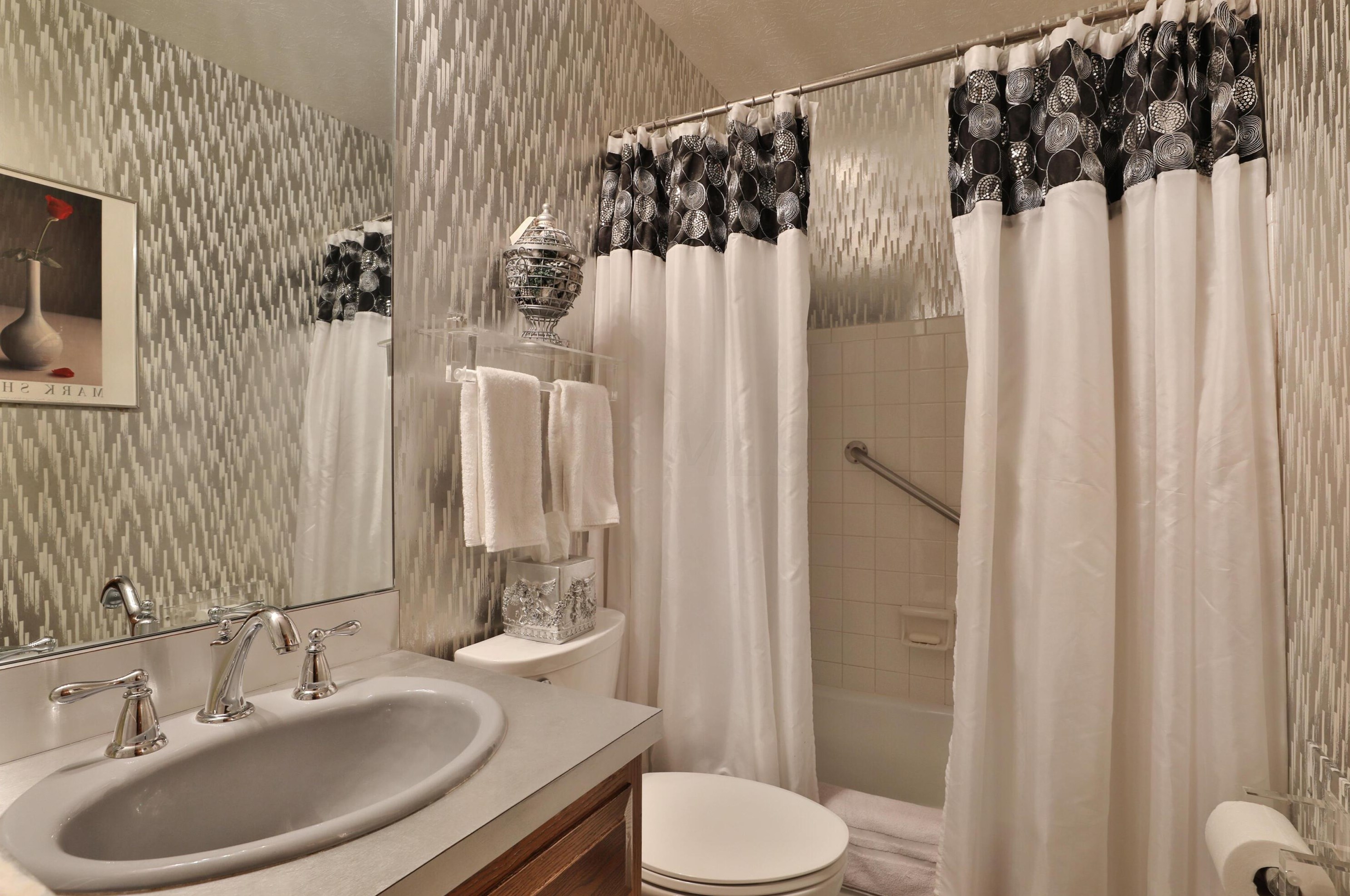 1320 Seymour Ave, Columbus OH 43206-1839 exterior