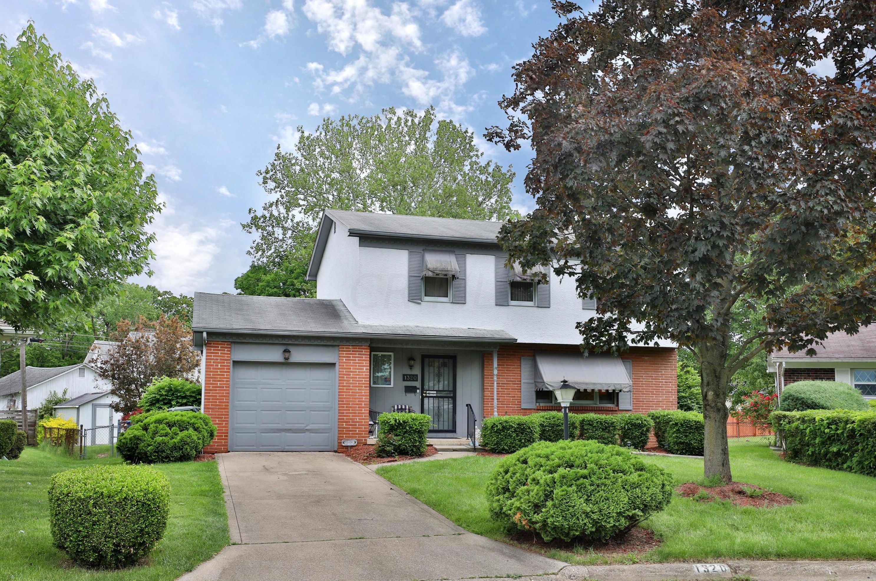 1320 Seymour Ave, Columbus, OH 43206-3208